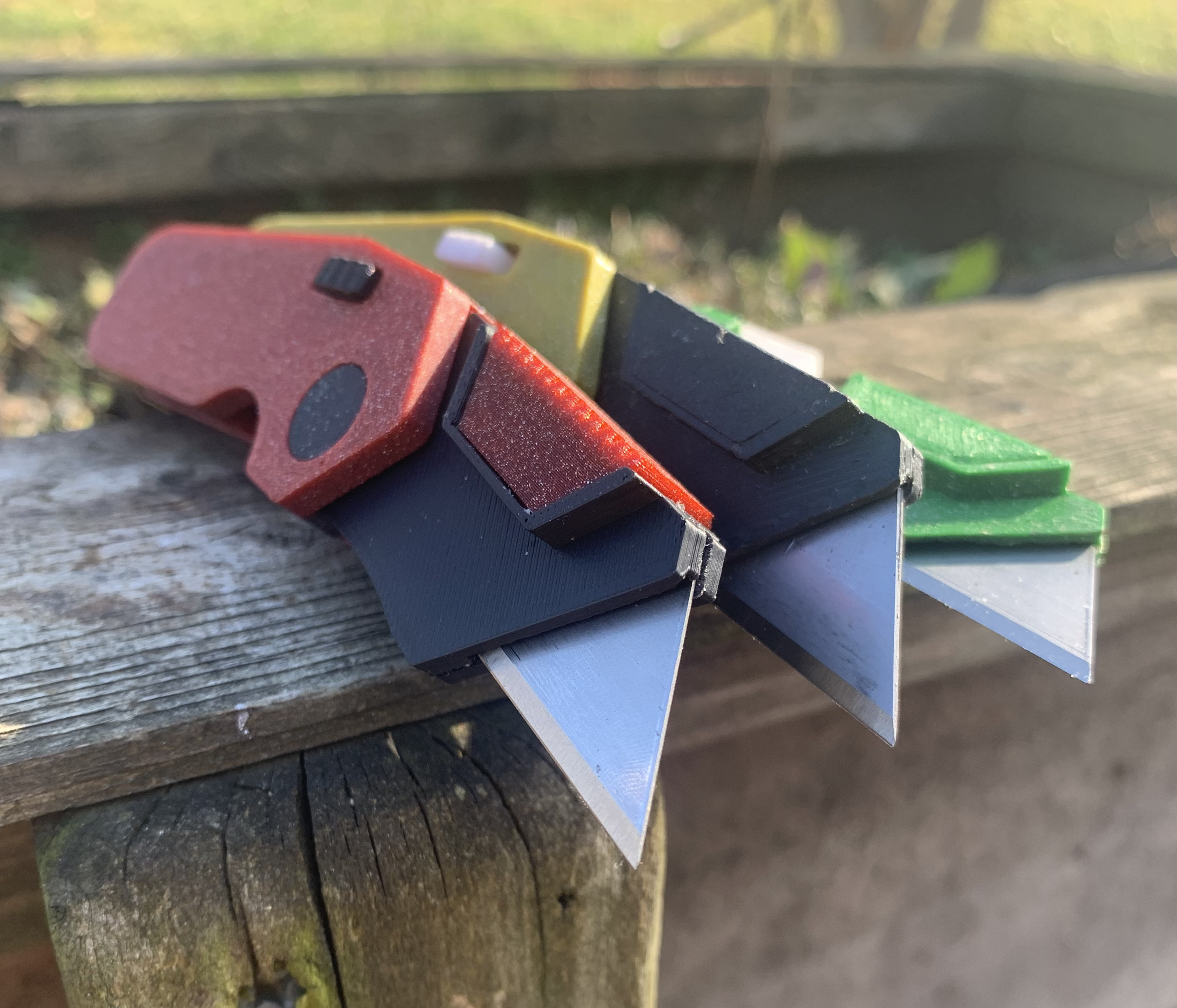 Miniatura 7 do modelo 3D Folding Pocket Utility Knife