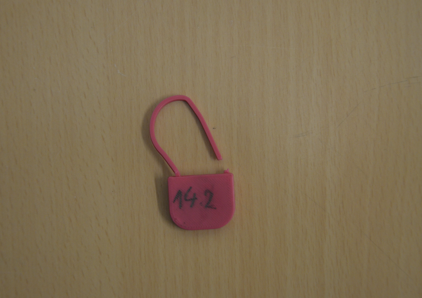 Miniatura 3 do modelo 3D single use padlock seal