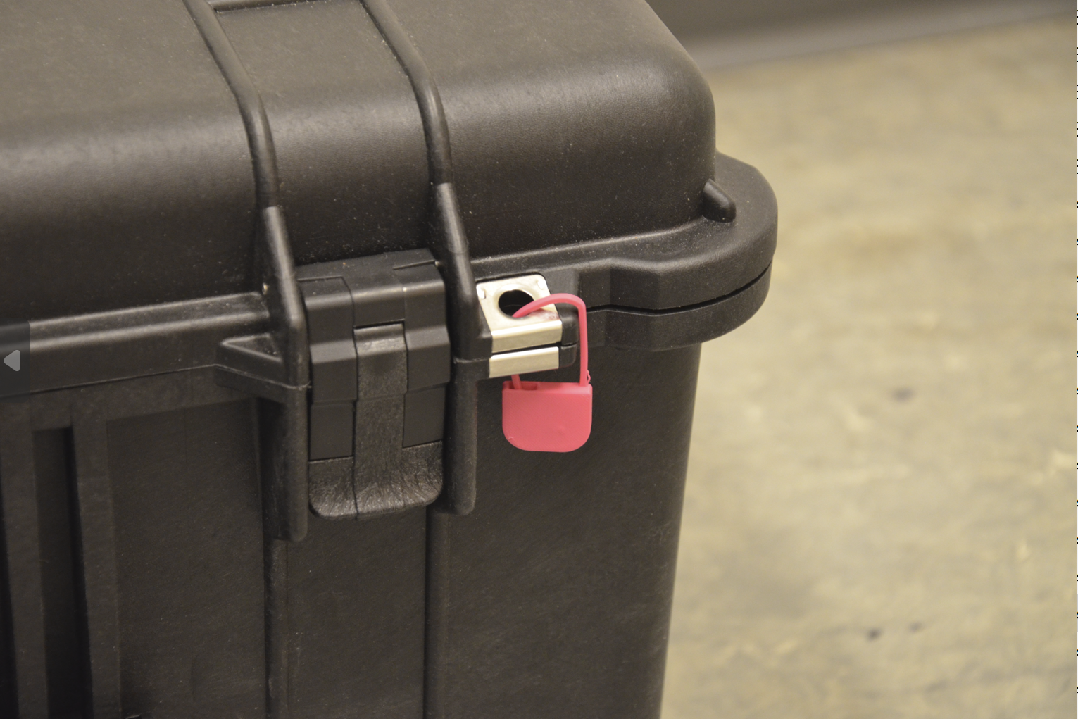 Miniatura 2 do modelo 3D single use padlock seal