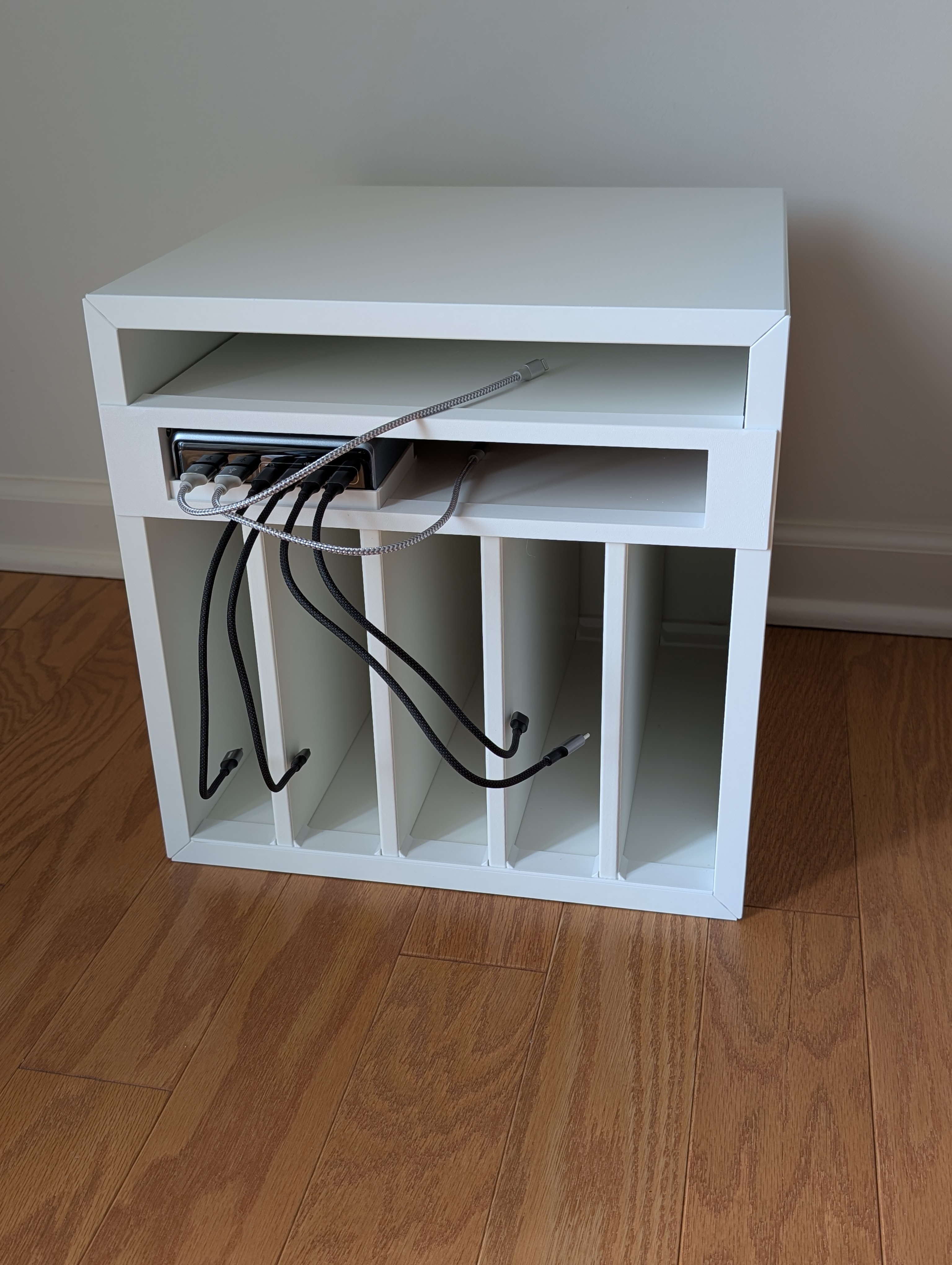 Charging station for multiple devices based on Ikea EKET