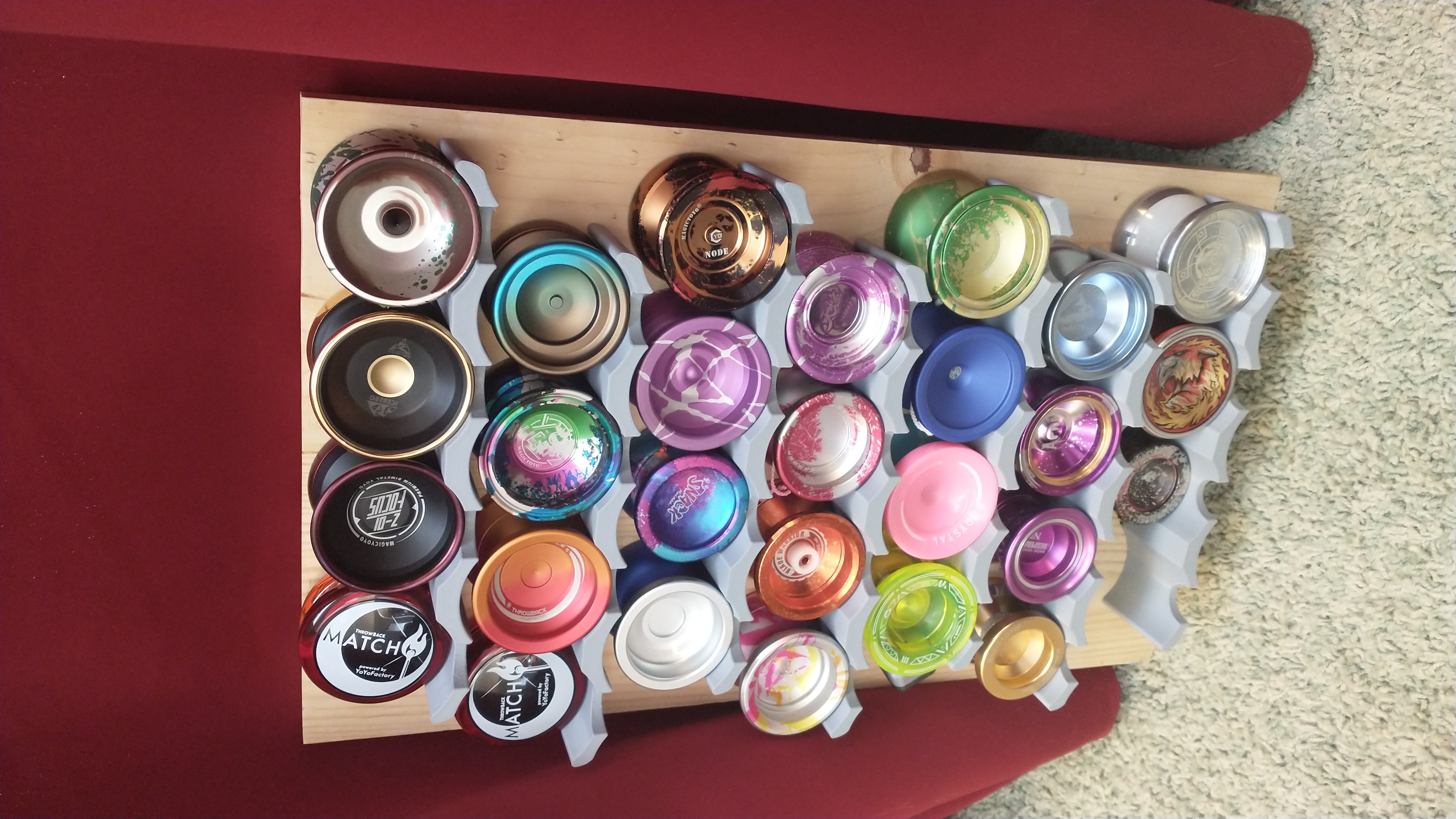 Space Efficient Yo-Yo Shelf