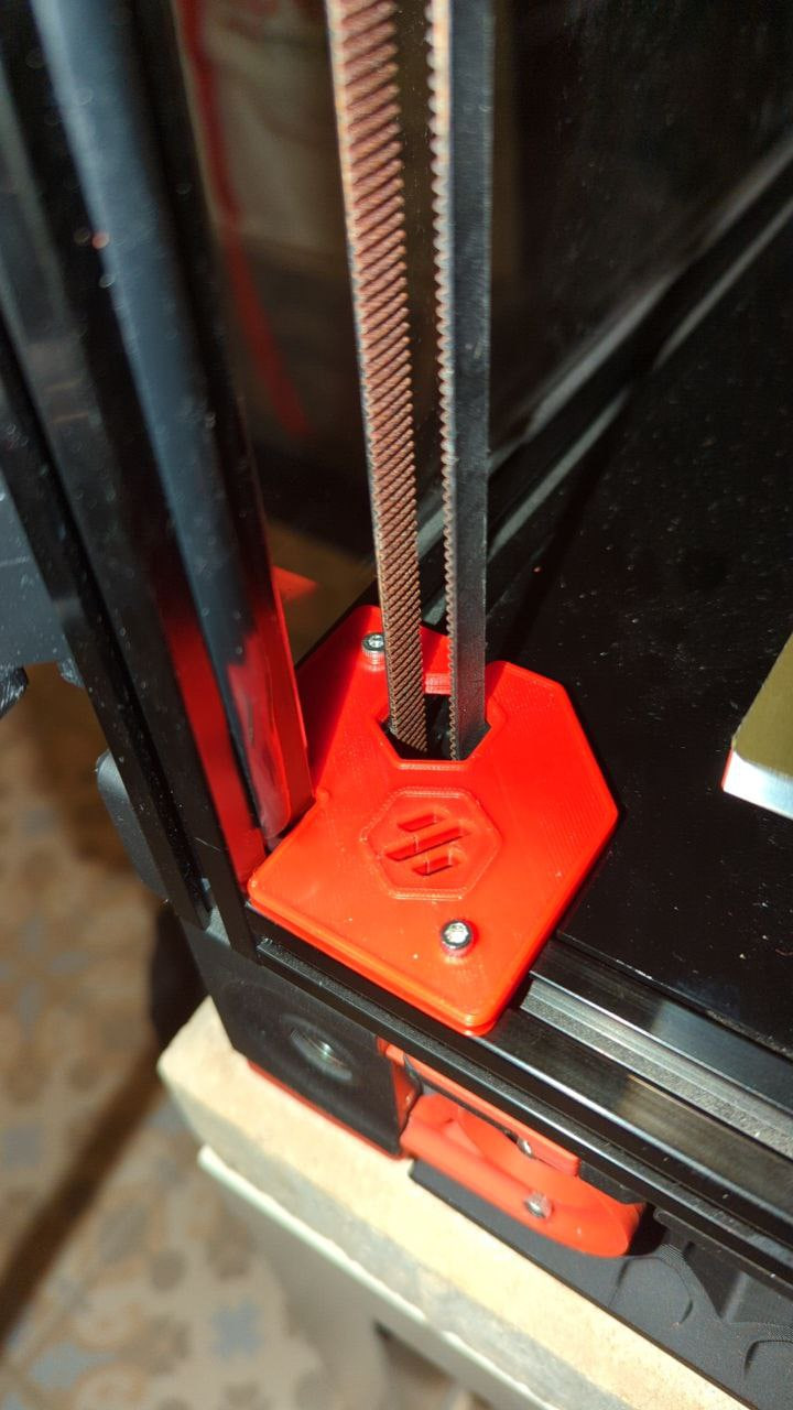 Hidden cable routing z-belt covers by Akio with notch for low Z rail