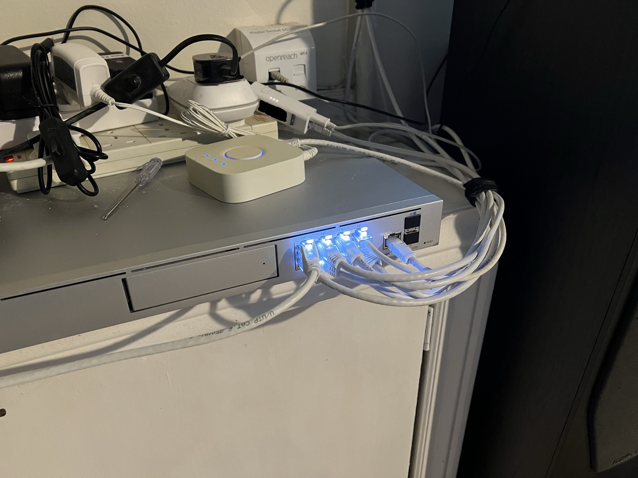 Unifi Router Led Unifi Dream Machine LED Shield by sirob_leroi | Download free STL model ...