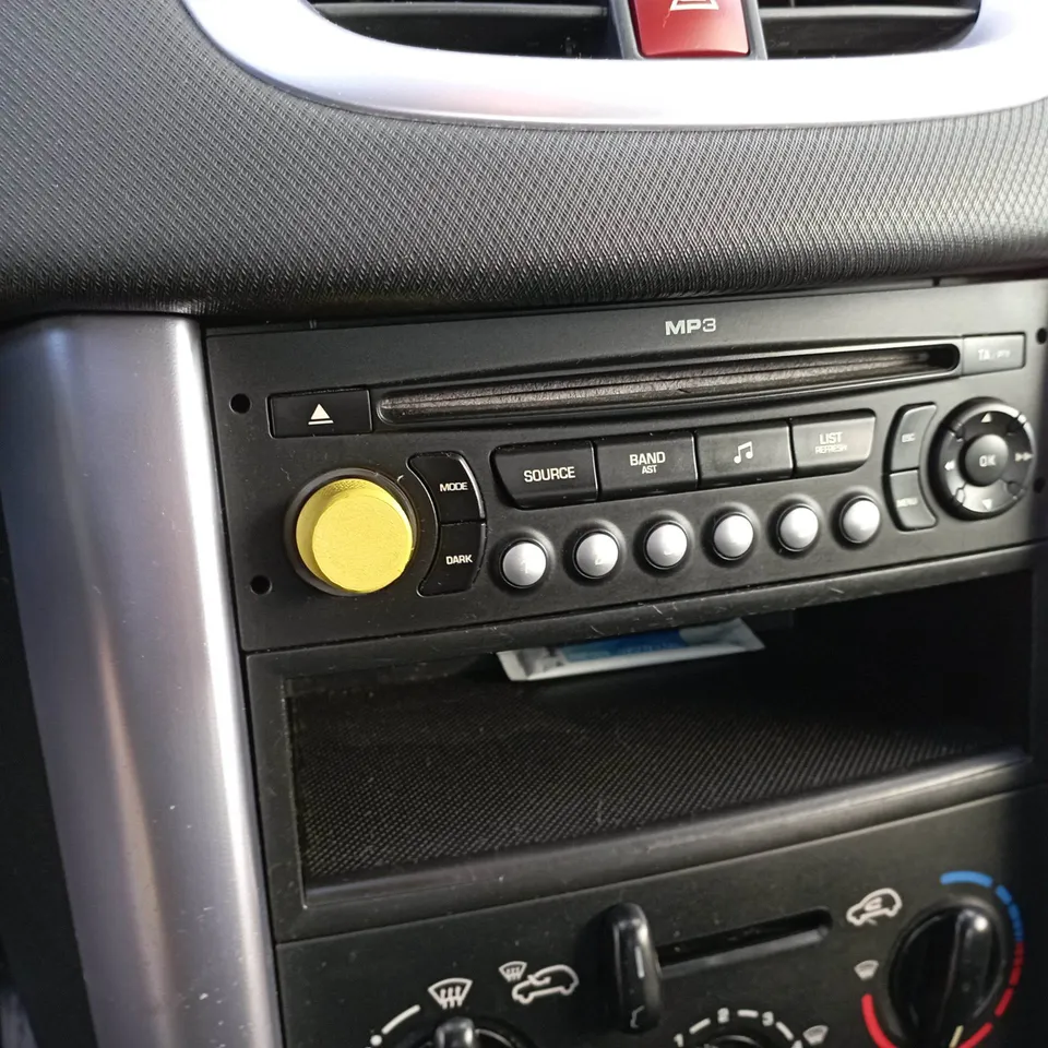 How to install the car stereo PEUGEOT 207 📻 