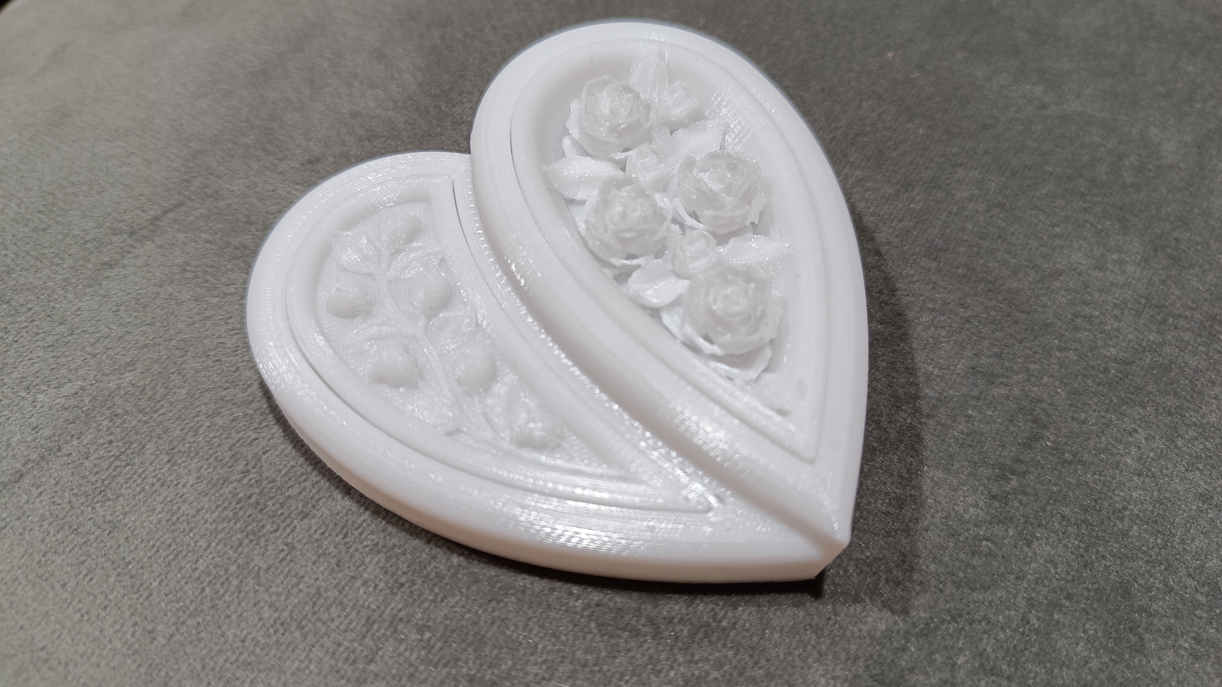 Miniatura 2 do modelo 3D Stackable heart shaped box