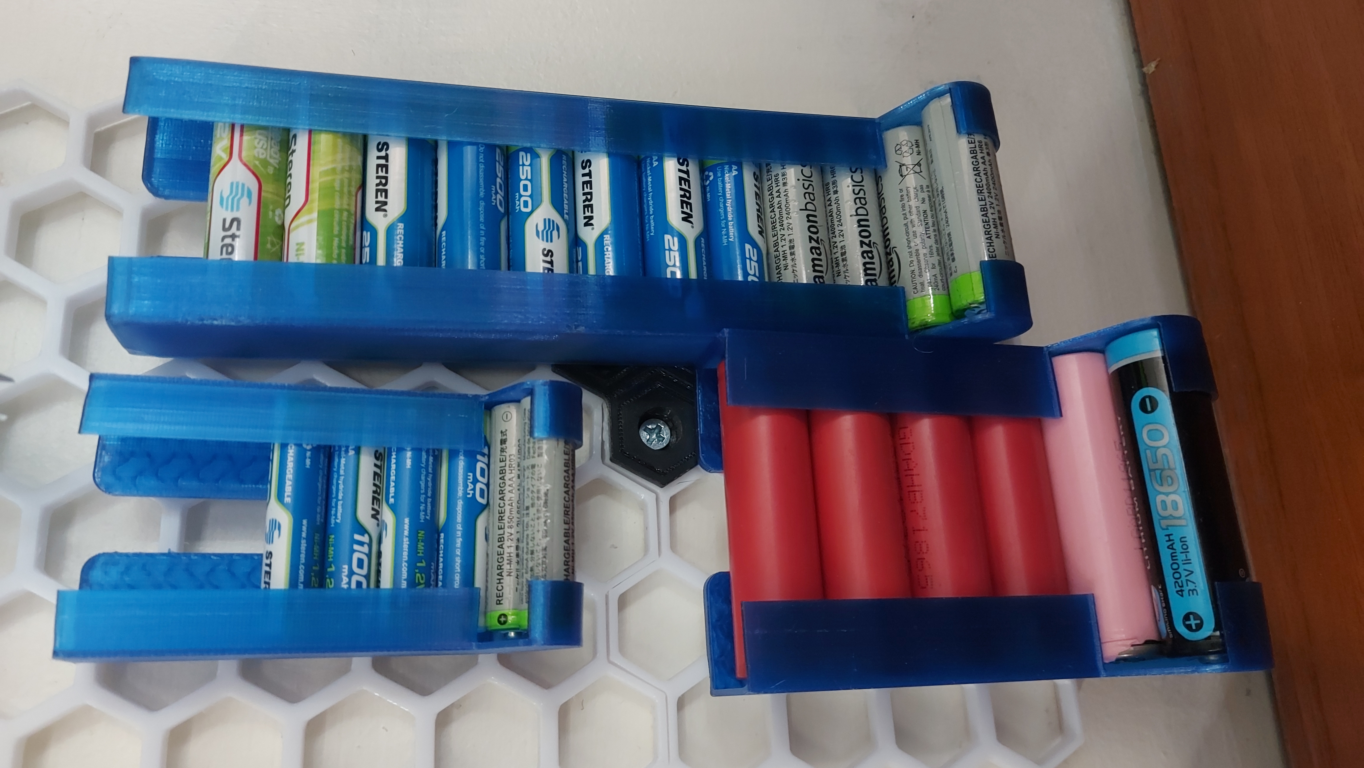 HWS battery dispenser