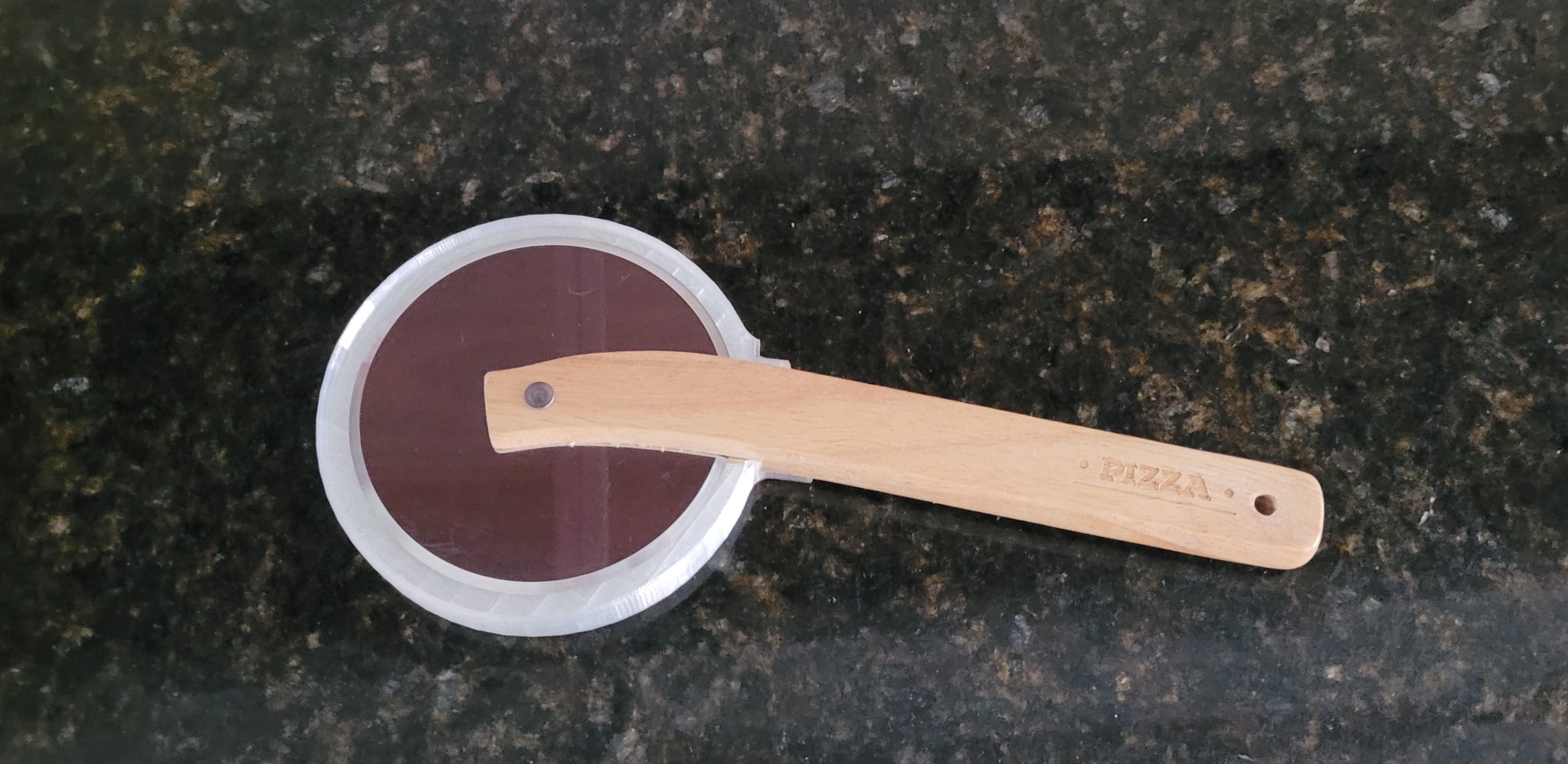 Soporte para cortador de pizza pizza cutter holder por KikeMaker