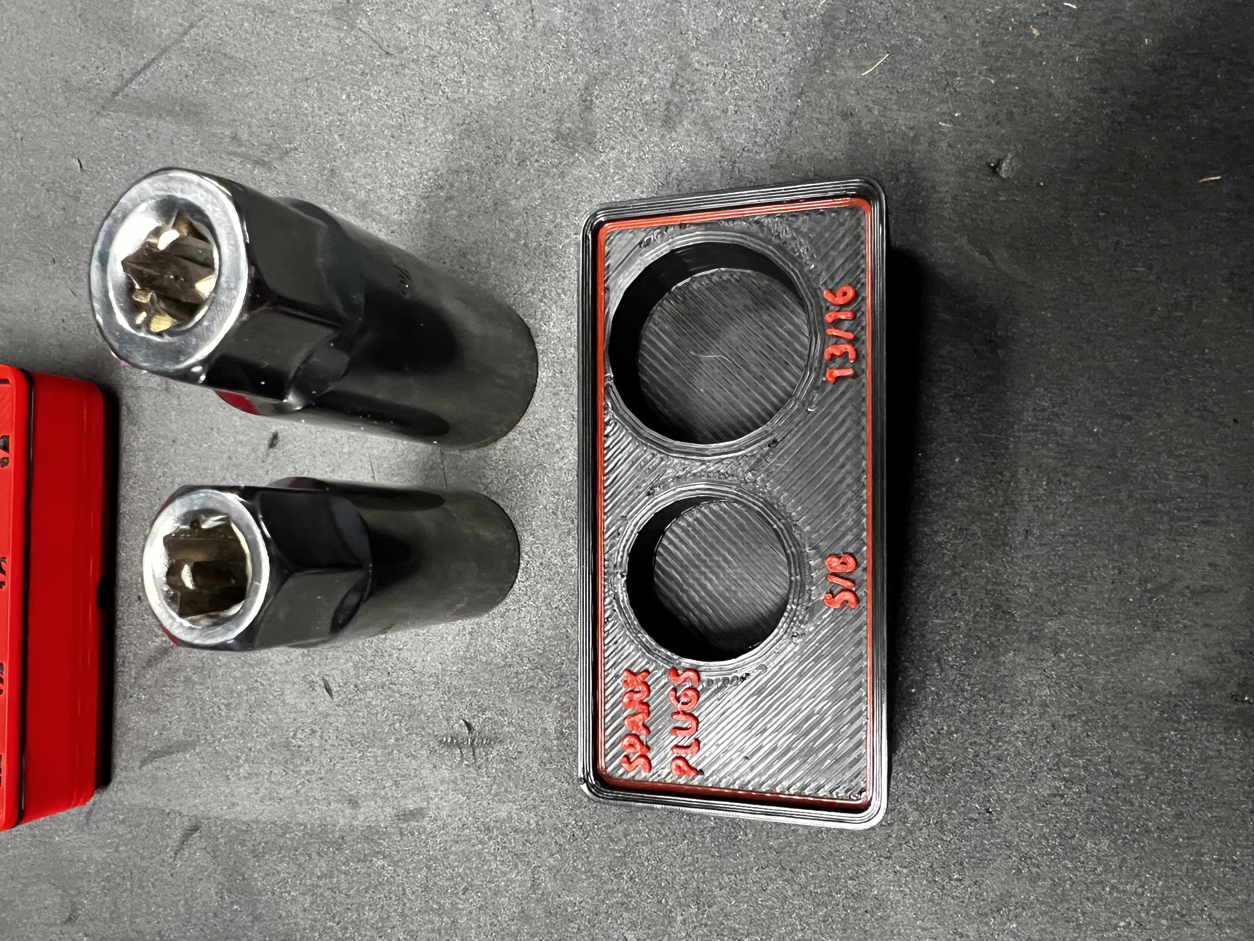 Miniatura 2 do modelo 3D Gridfinity Spark Plug Socket Holder