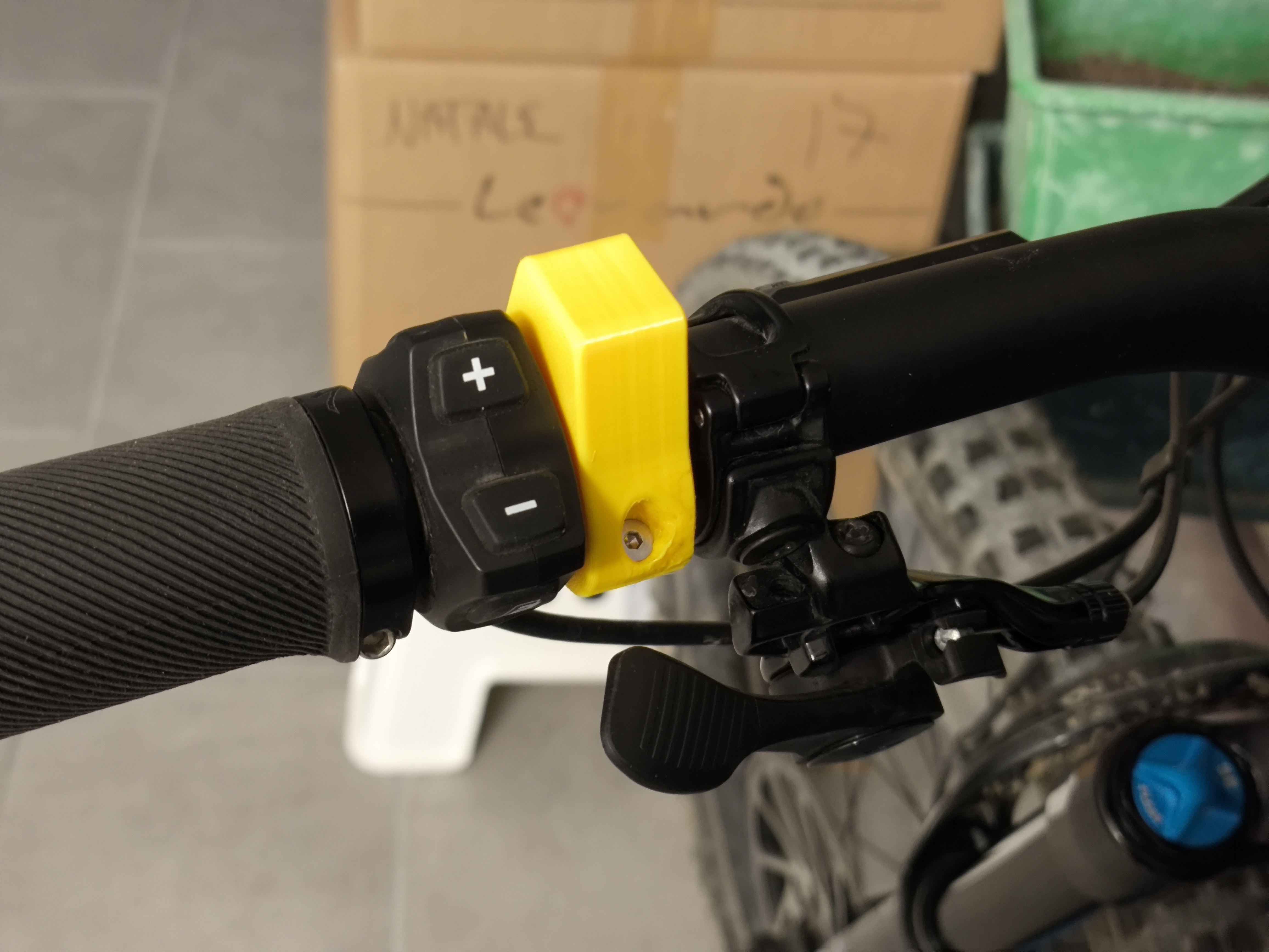 Handlebar tab