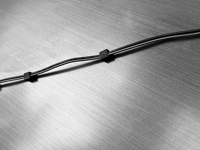 Magnetischer Kabelclip