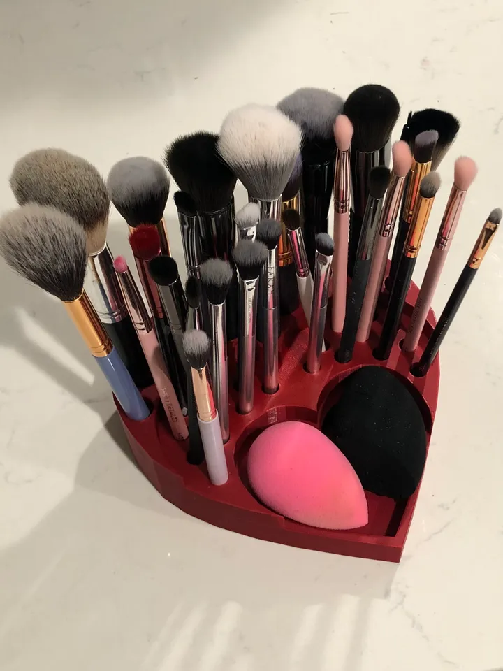 Makeup Brush Holder For Your Valentine