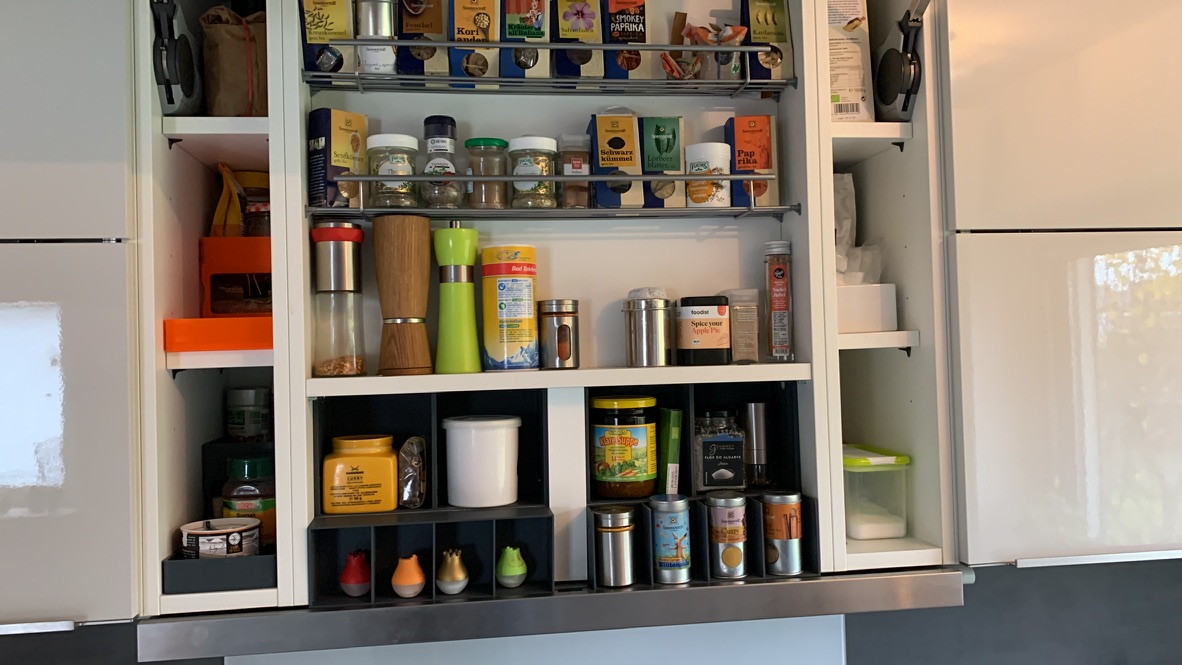extractor hood space extension for even more kitchen herbs