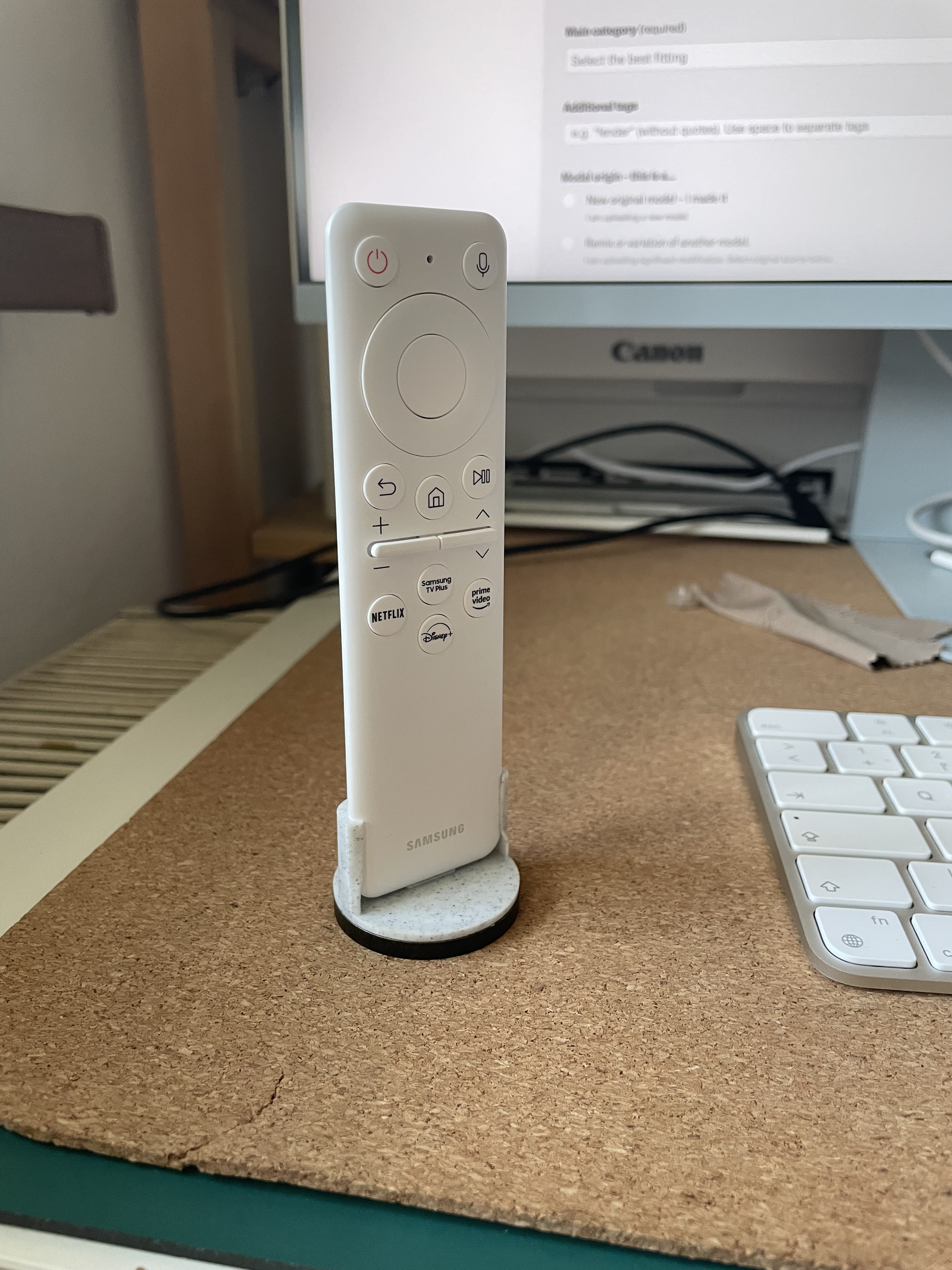 Samsung M8 Remote Stand