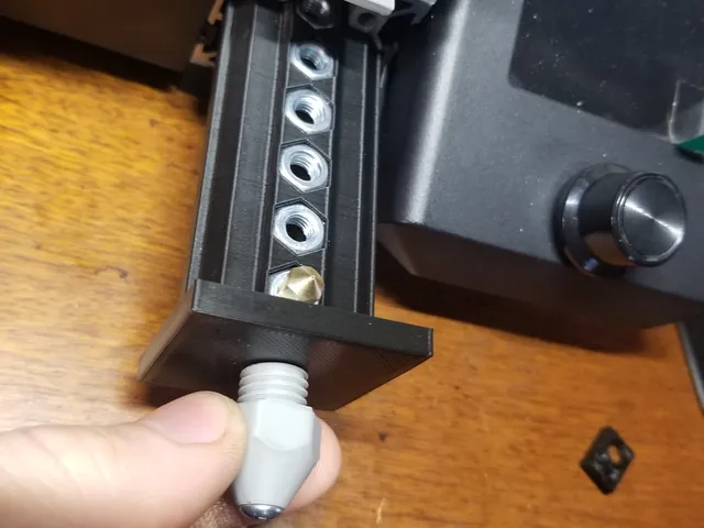 Nozzle Holder with Handle Insert/Endcap for 40x40 Aluminium V Slot Extrusion