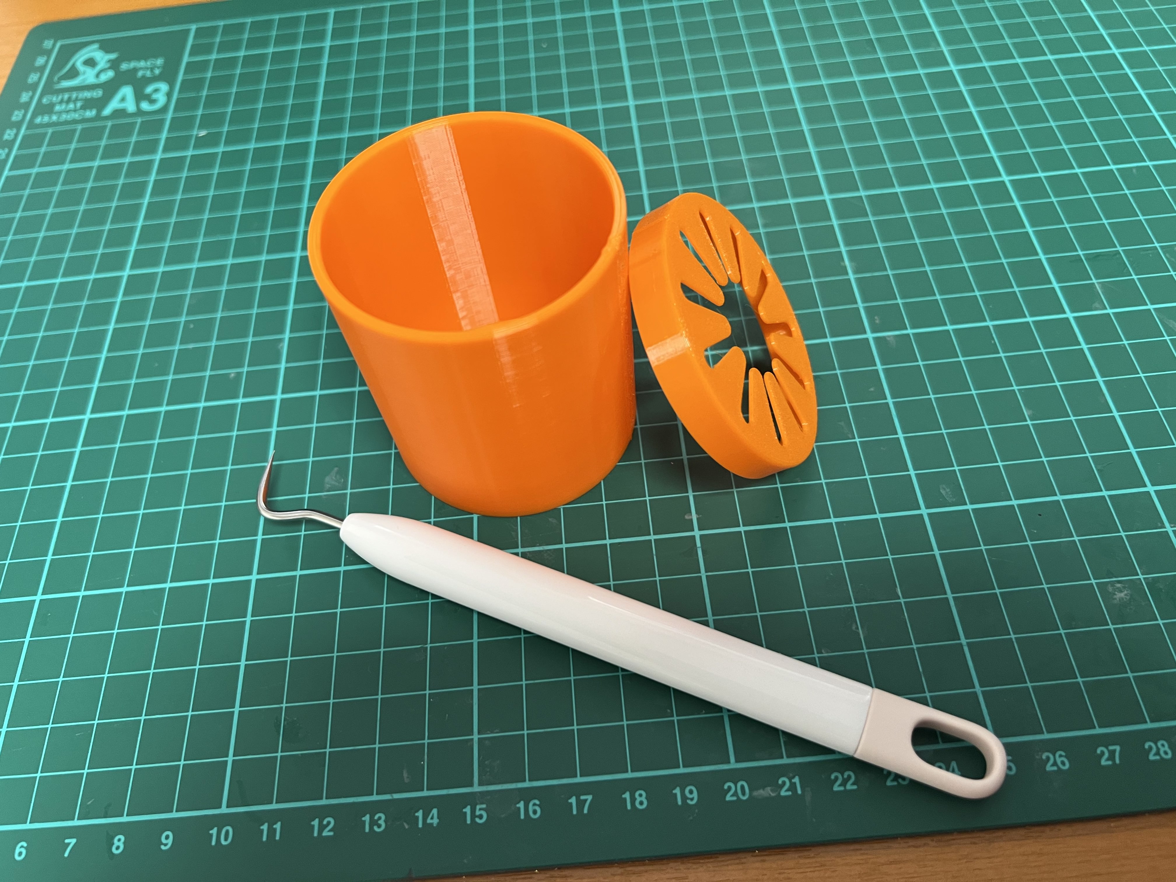 Miniatura 2 do modelo 3D Weeding Tool Cleaning Pot
