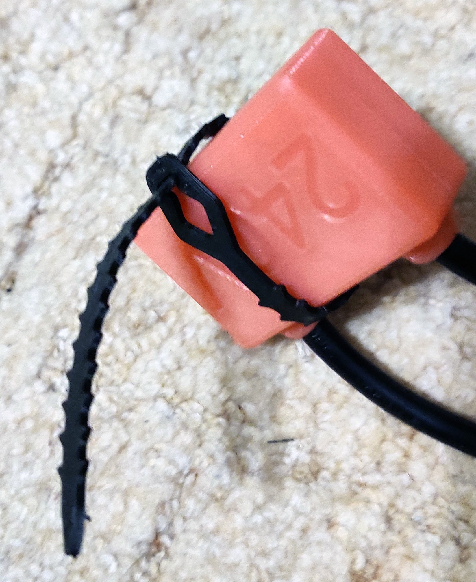 Miniatura 2 do modelo 3D zip tie / Cable tie