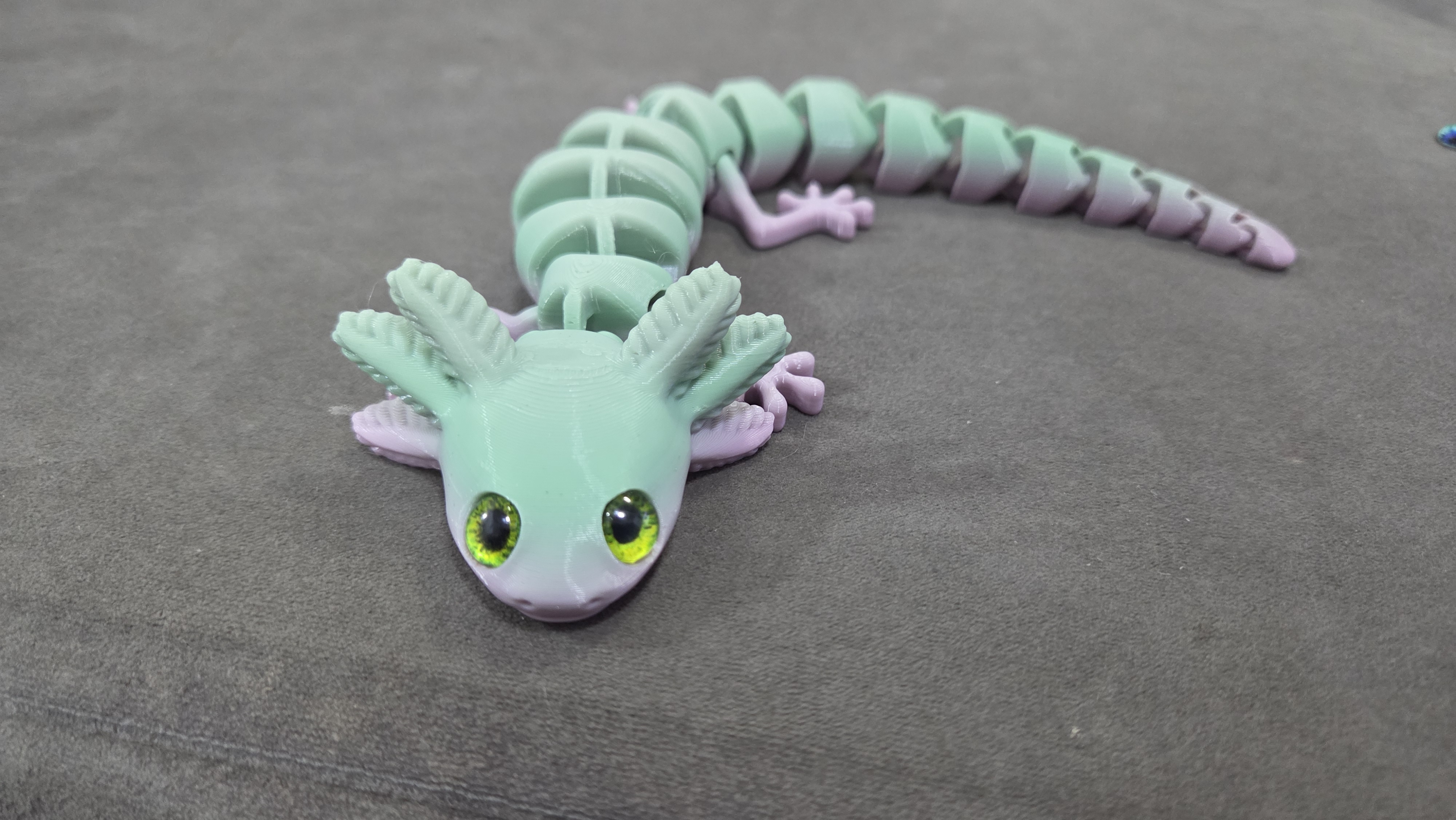 Big eyed Axolotl - 6mm + 8mm glass eye compatible — miniatura 4