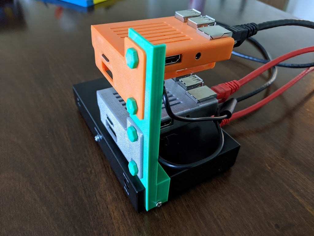 Miniatura 5 do modelo 3D Raspberry Pi Server Rack Style Switch Bracket