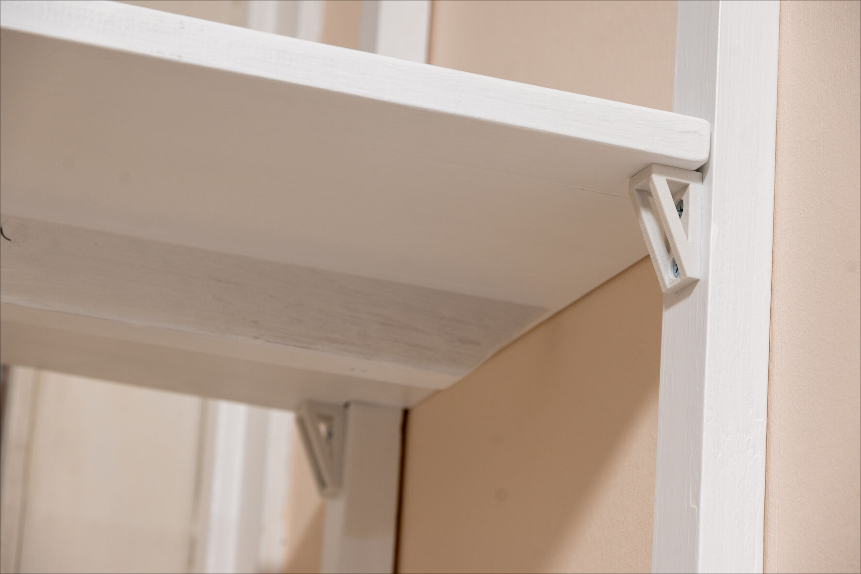 Miniatura 2 do modelo 3D Small shelf console