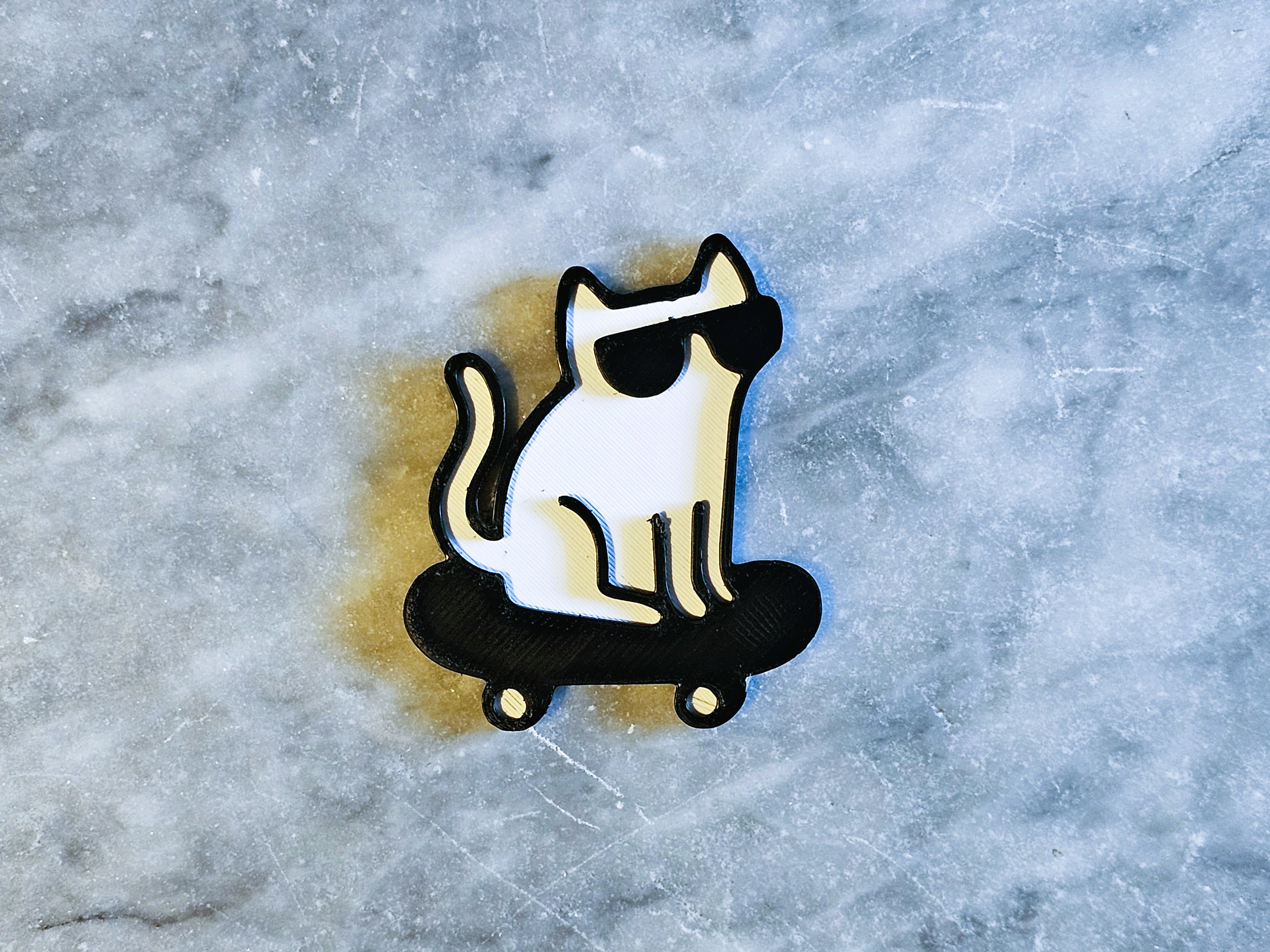 Skater cat badge / keychain
