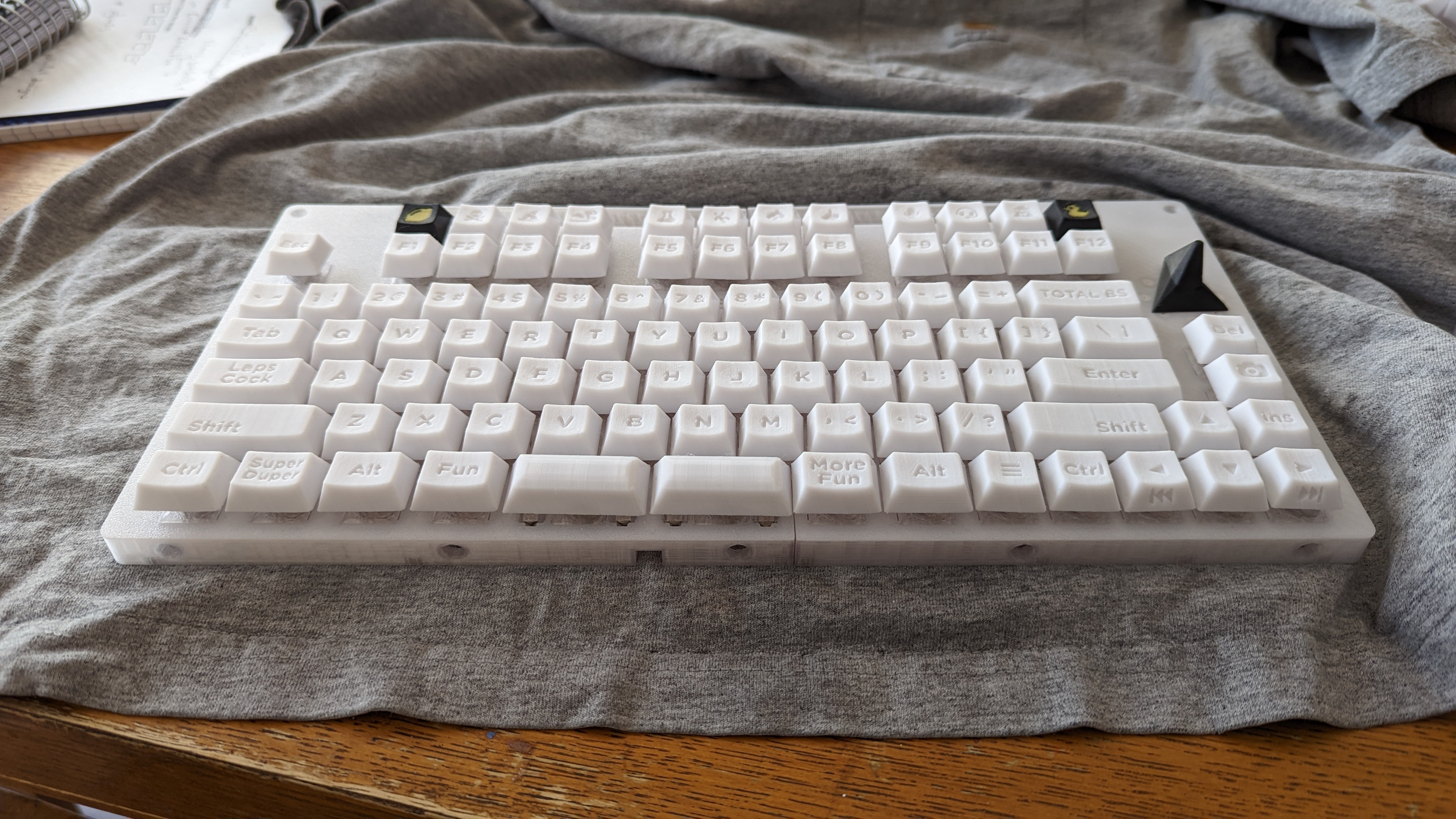 Miniatura 7 do modelo 3D Complete Cherry MX stem keycap set optimized for 3D printing (riskeycap profile, multi-material)