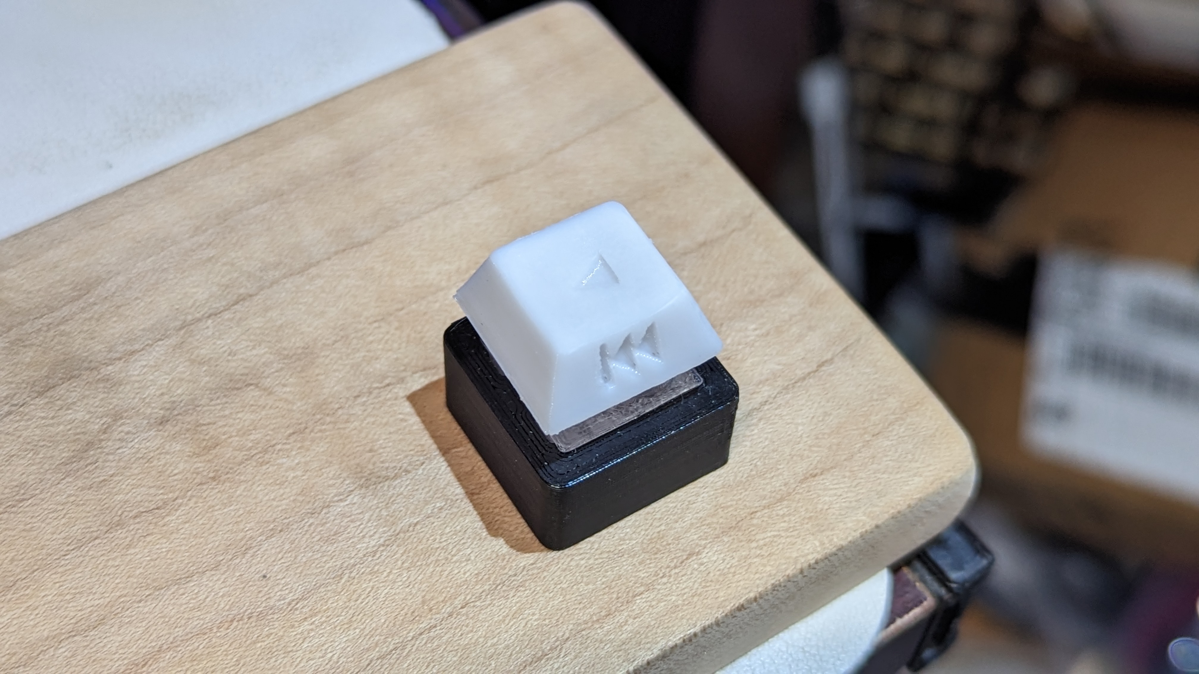 Miniatura 5 do modelo 3D Complete Cherry MX stem keycap set optimized for 3D printing (riskeycap profile, multi-material)