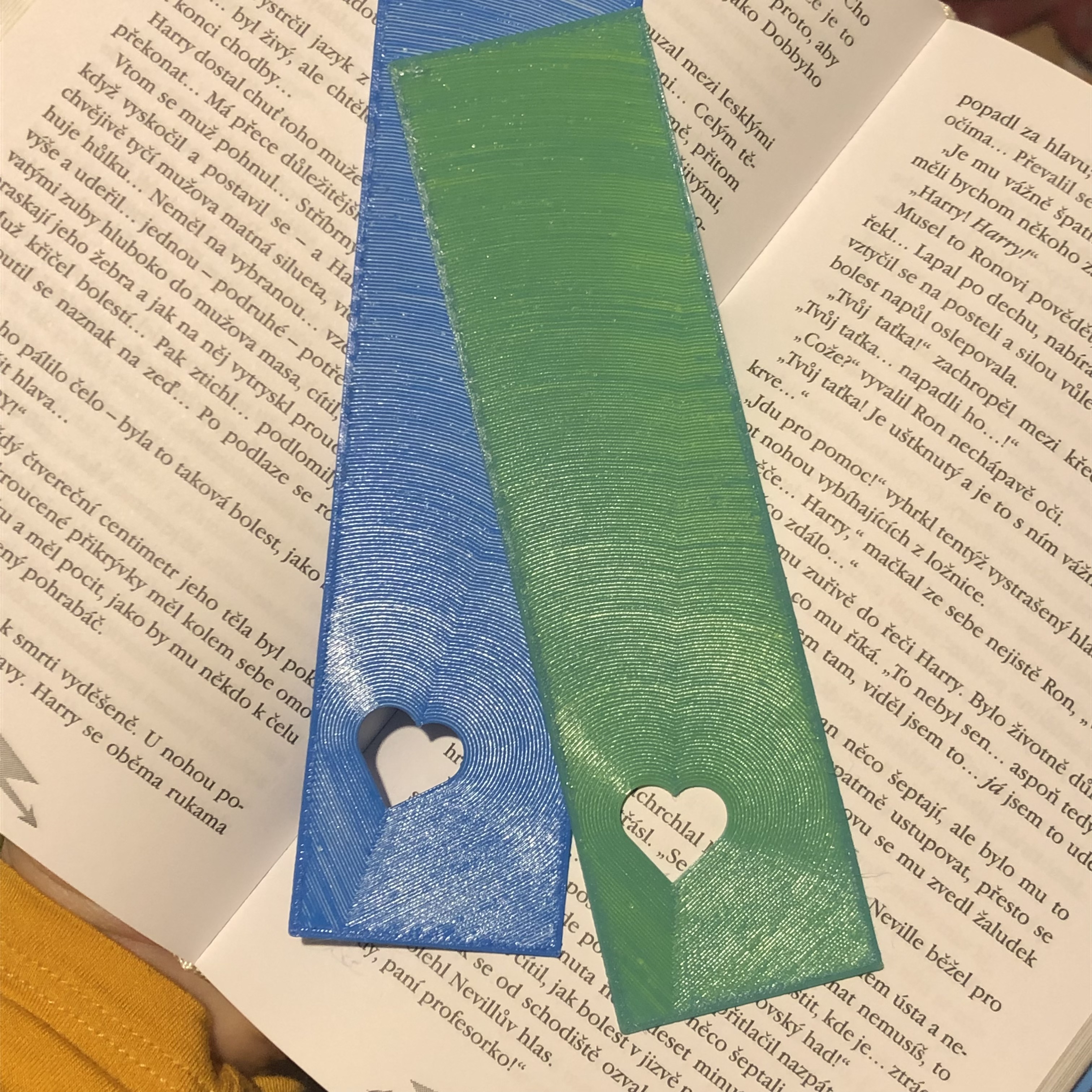 Heart pattern bookmark
