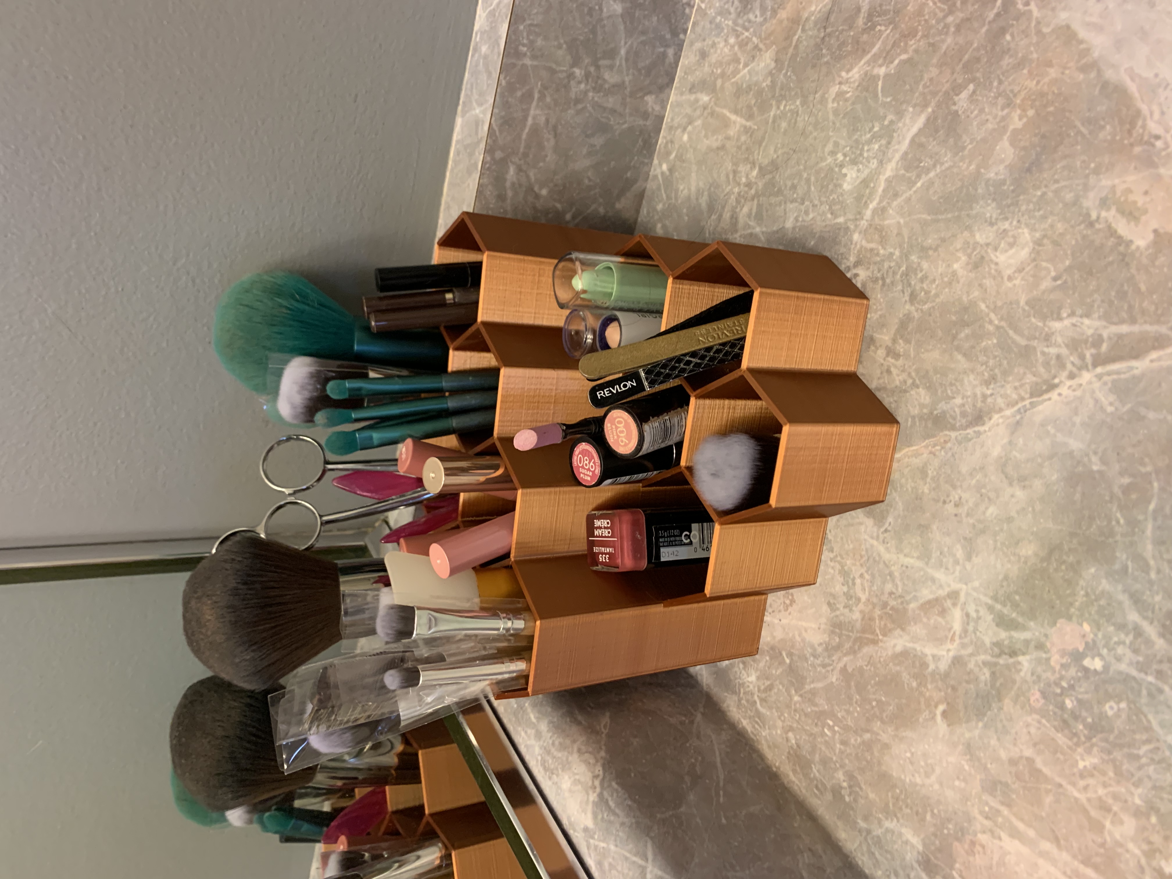 Makeup Organizer 3D model thumbnail