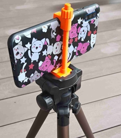 Phone holder for tripod