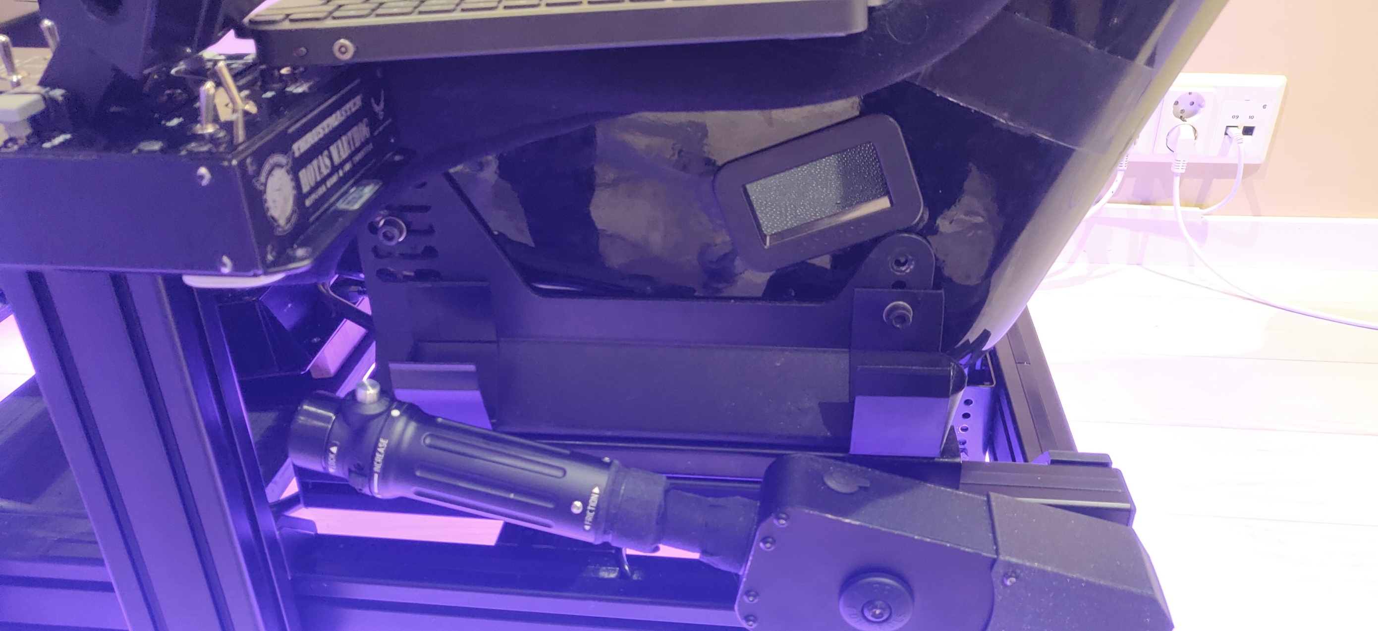 TKL Keyboard Holder for SIMLAB Bucket Seats by Kim M Download free