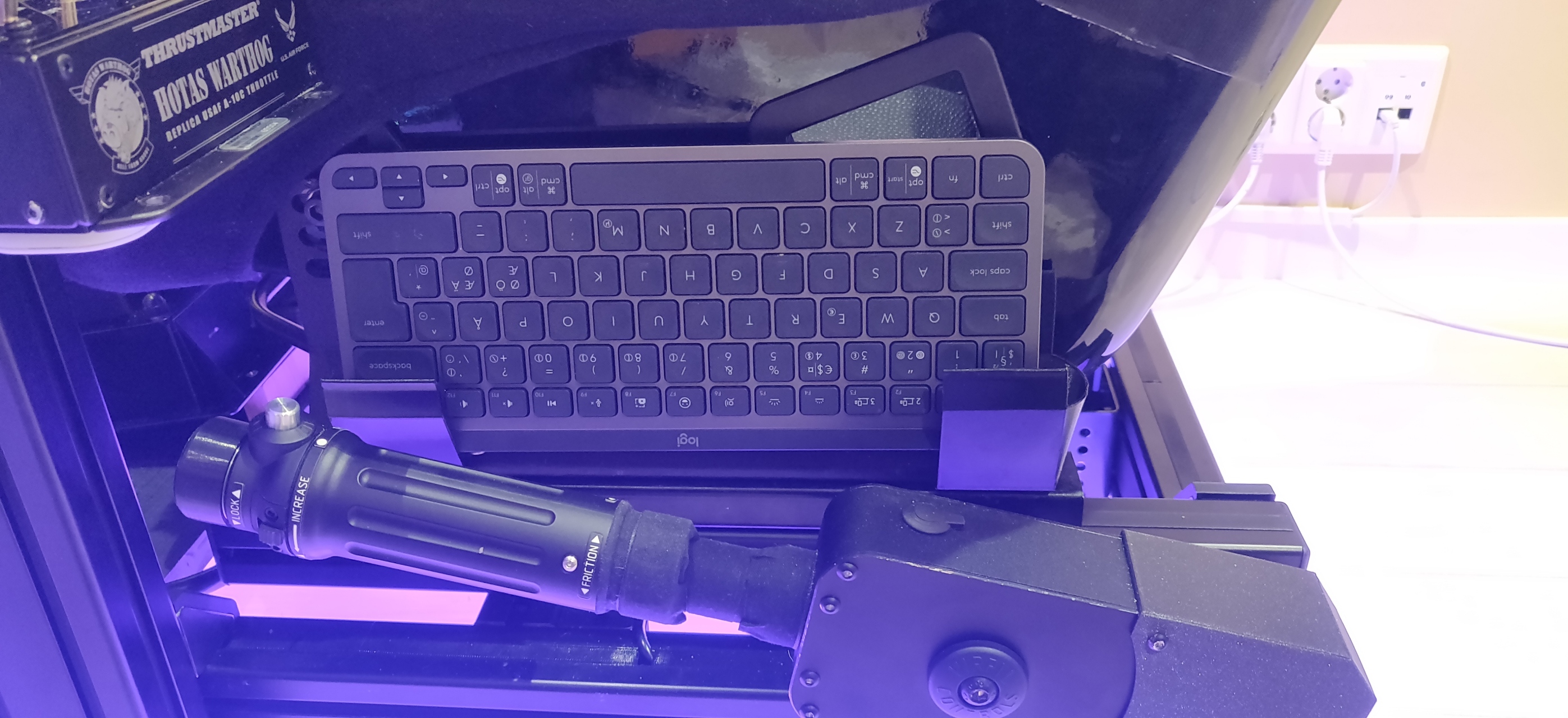 TKL Keyboard Holder for SIM-LAB Bucket Seats