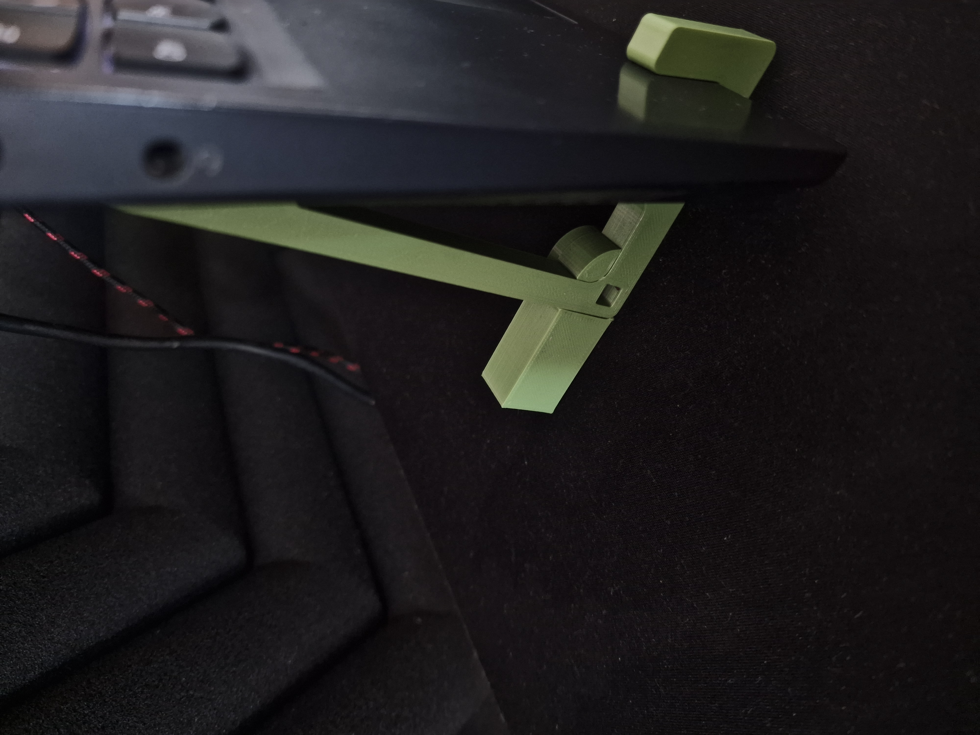Leg extension for pittyesputty laptop stand