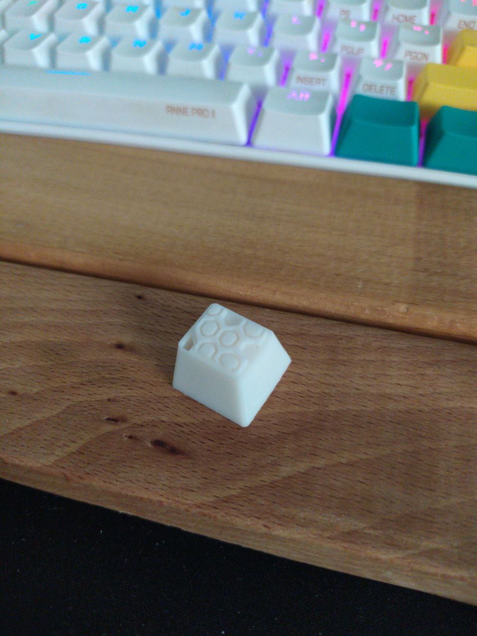 Monster hunter honey keycap