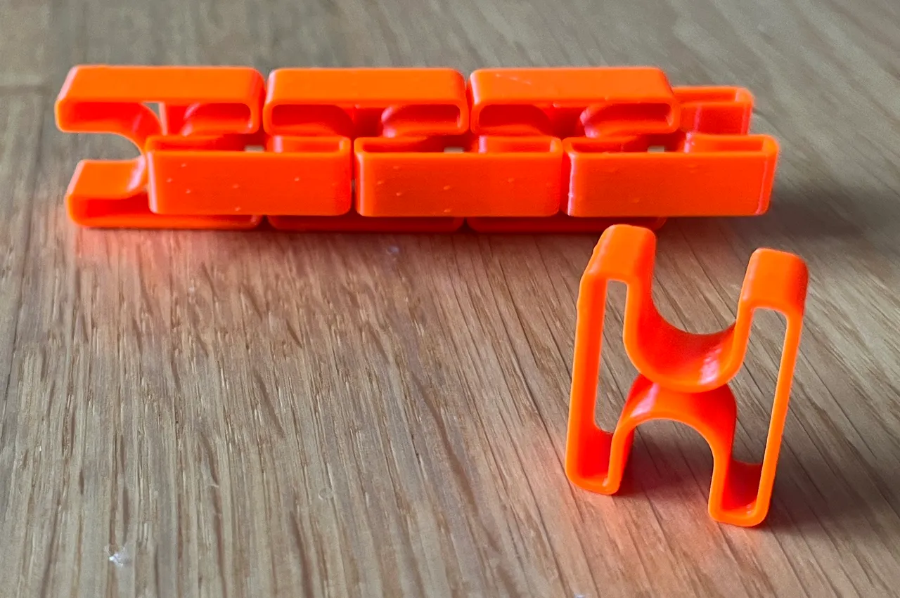 Windshield wiper holder by Pieter | Download free STL model
