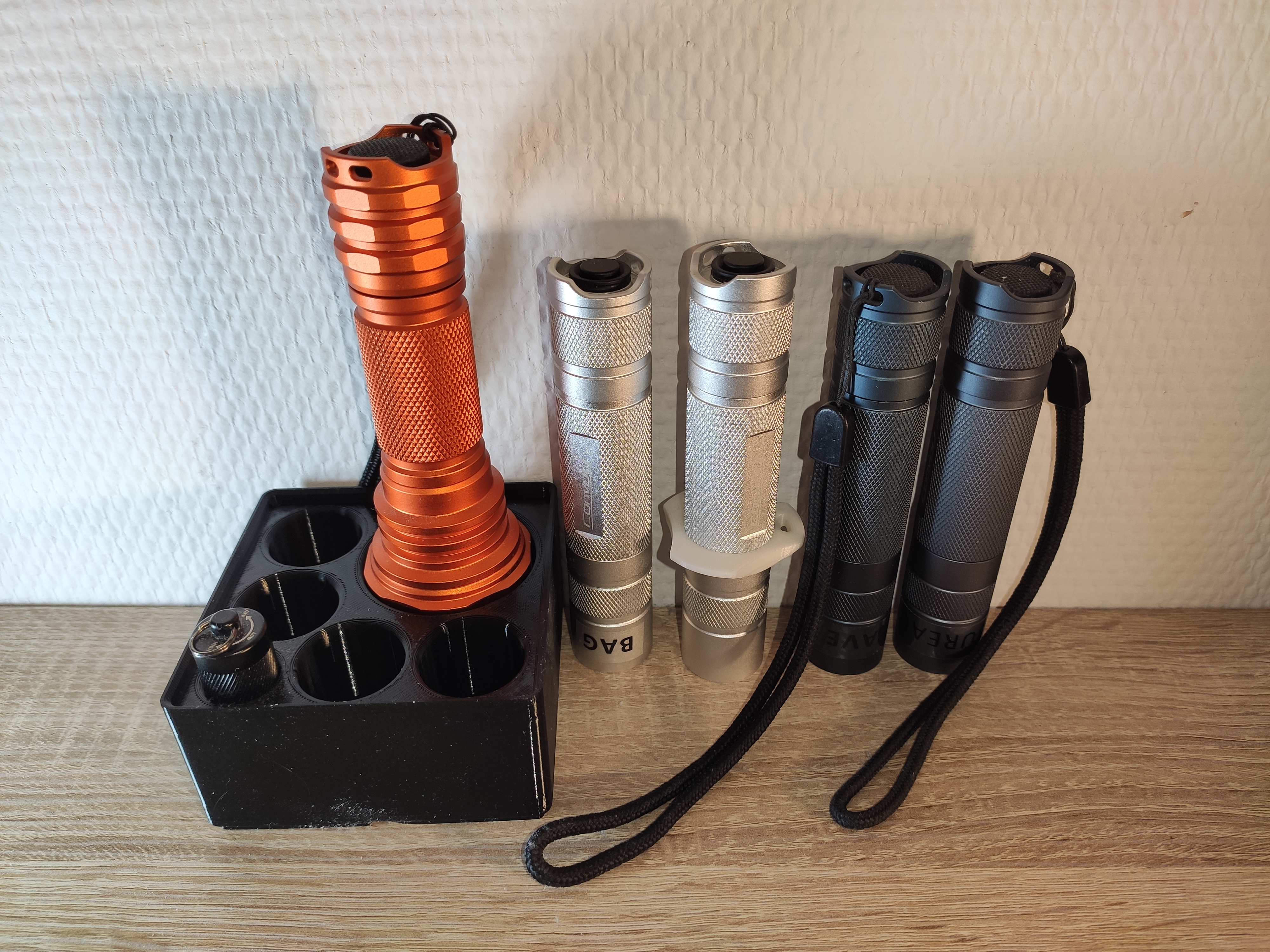 Gridfinity - 1x1x6 Wuben C3 Flashlight Holder by Longy, Download free STL  model