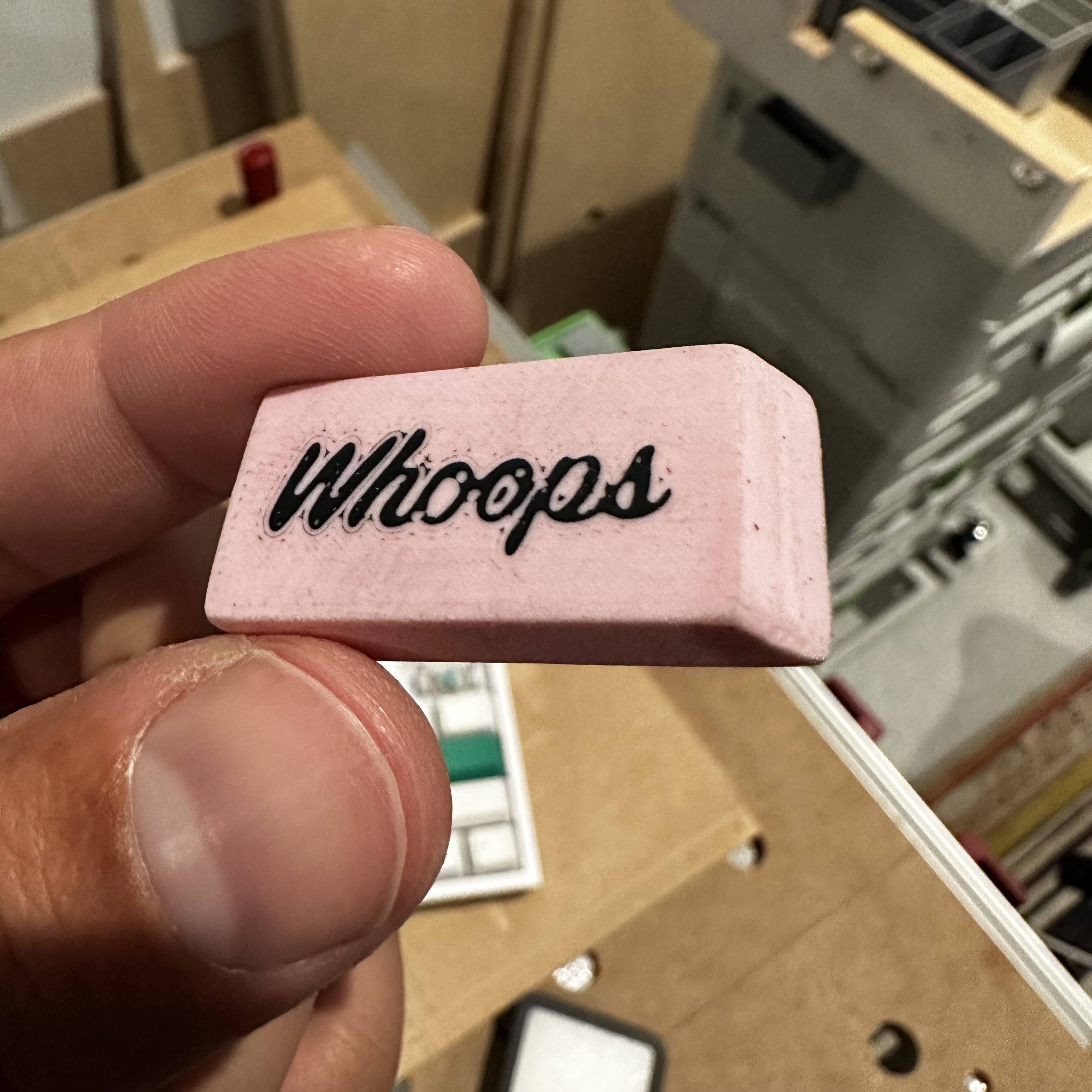 Whoops! Backspace Eraser Keycap — miniatura 4