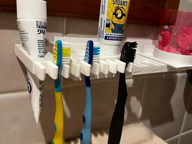 Gridfinity toothpaste and brush holder