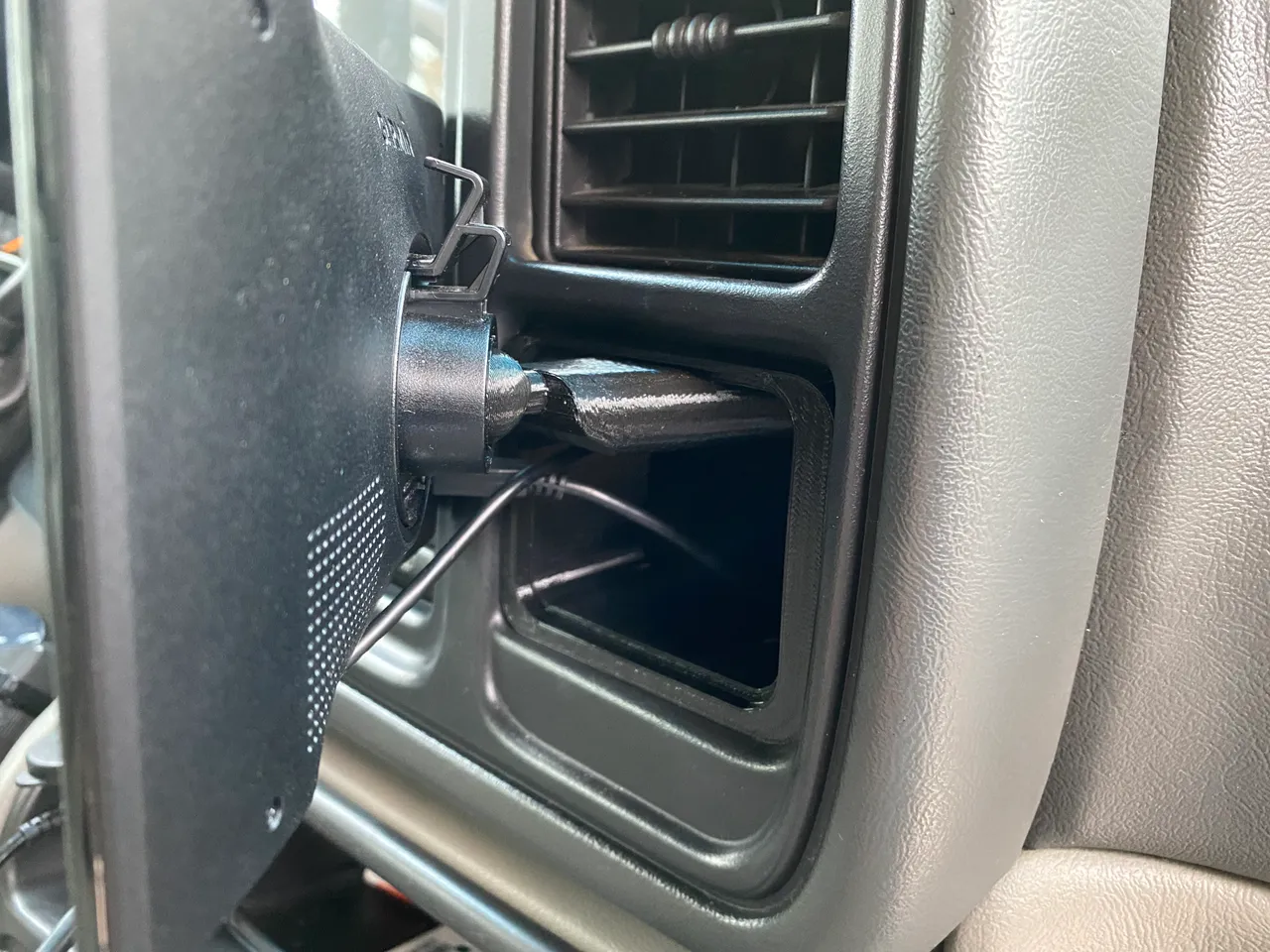 Chevy Tahoe GPS Mount by EJ | Download free STL model | Printables.com