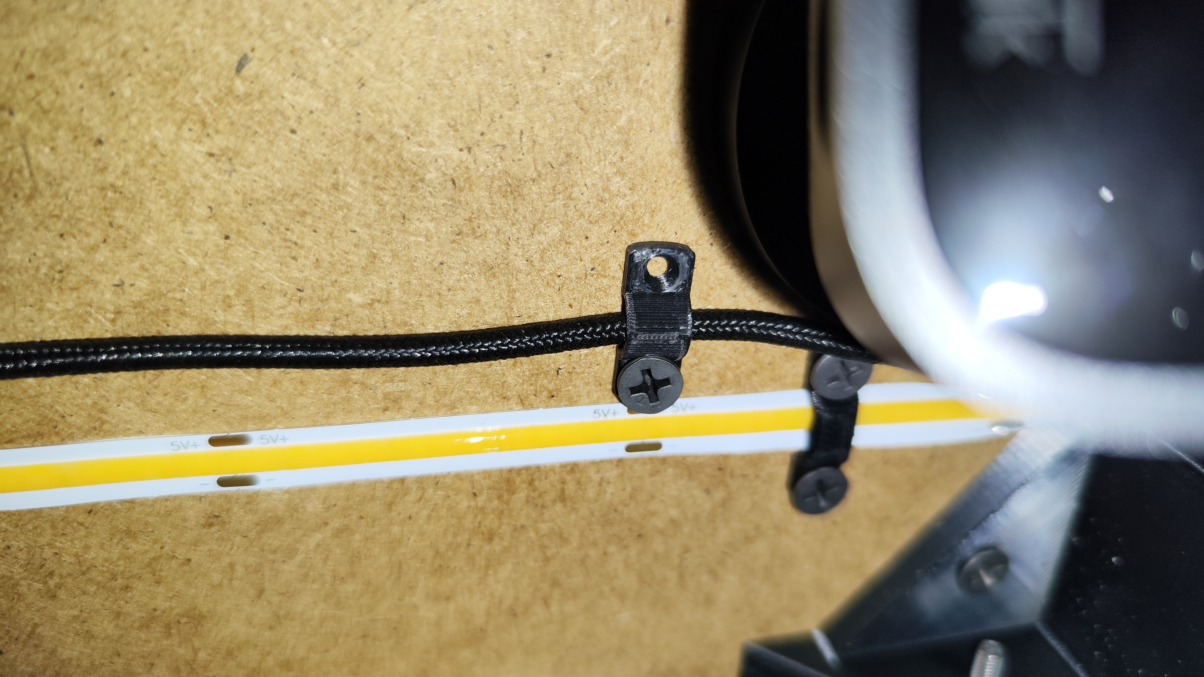 Cableclip for 4mm cables
