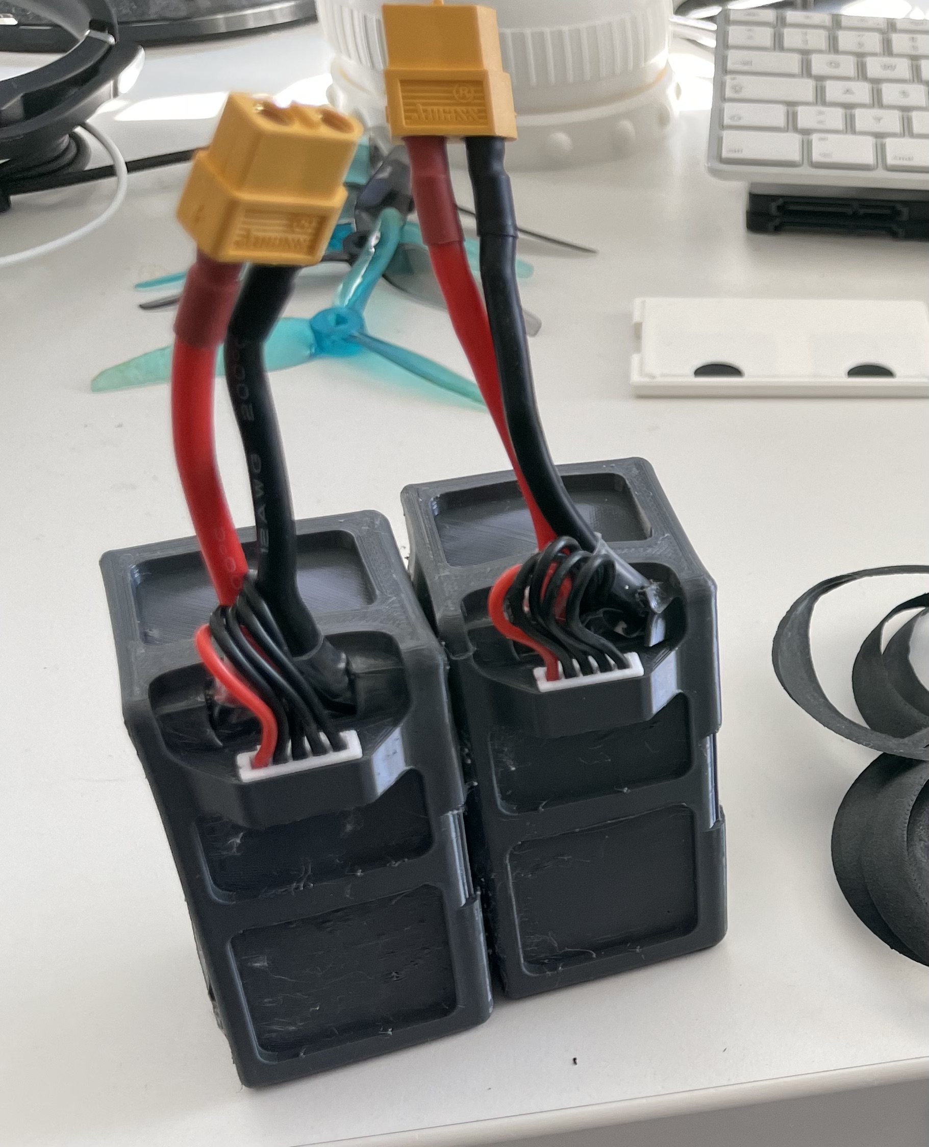 4S 1500 Lipo safe box with balancer store plug