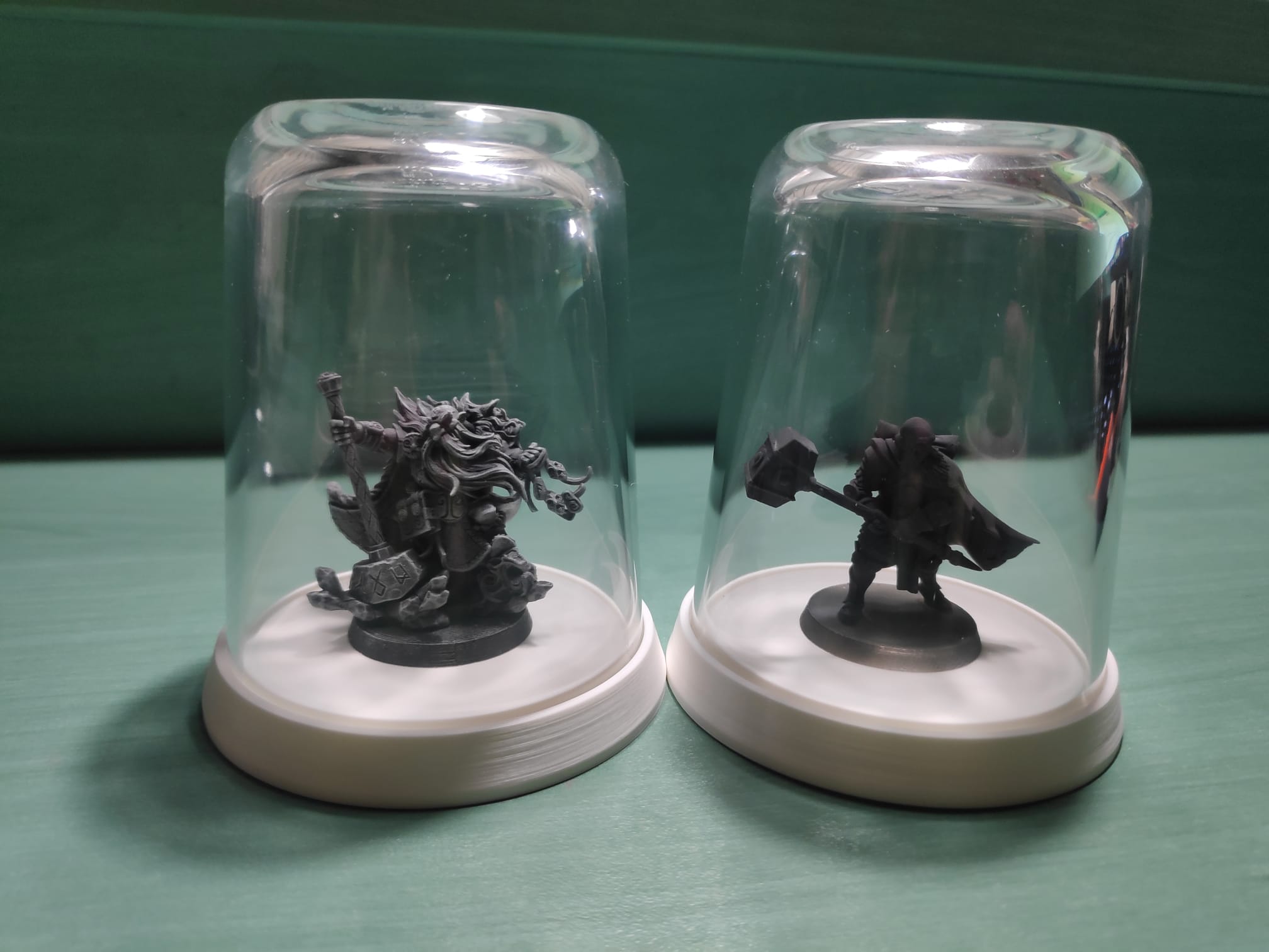 Miniature exhibitors