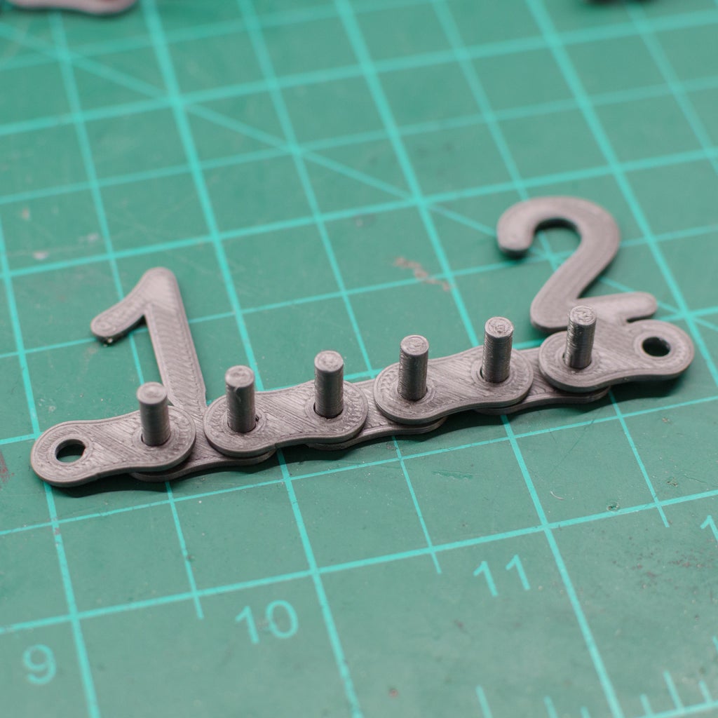 Miniatura 13 do modelo 3D Chain Clock