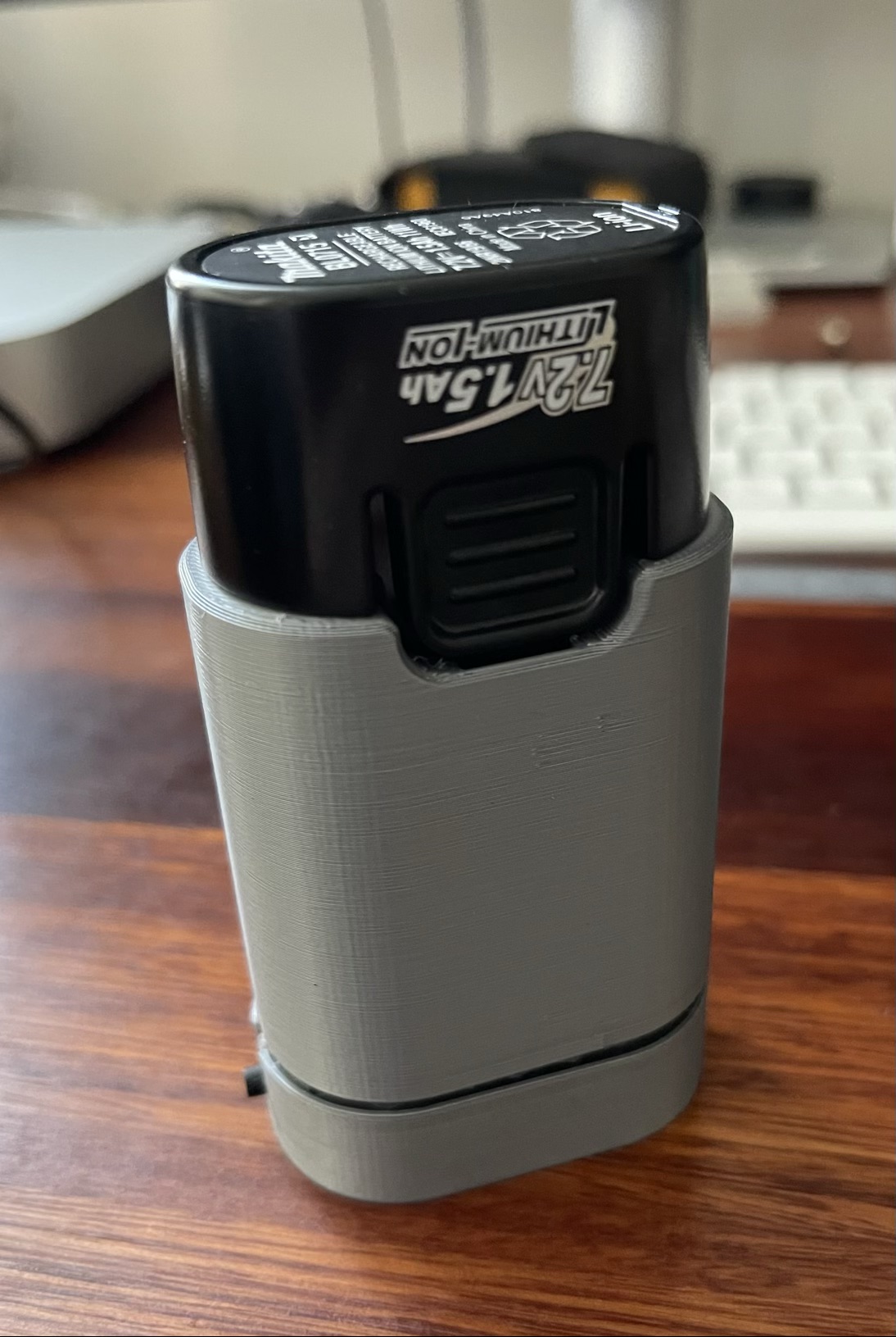 Makita 7.2V BL0715 Battery Holder/Tester by Simon Download free STL