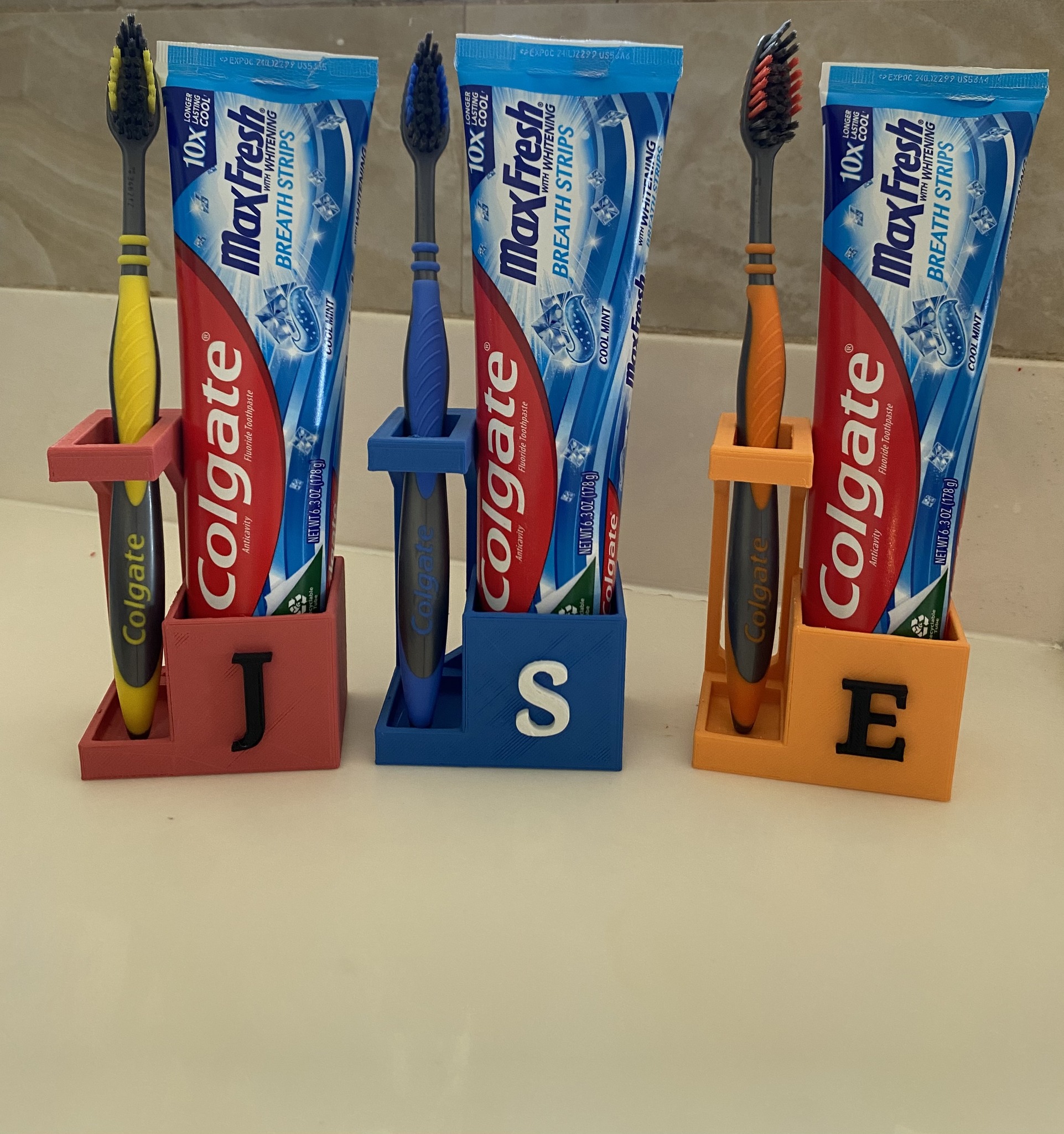 Customizable toothbrush/toothpaste holder by Jolon Andrade Download