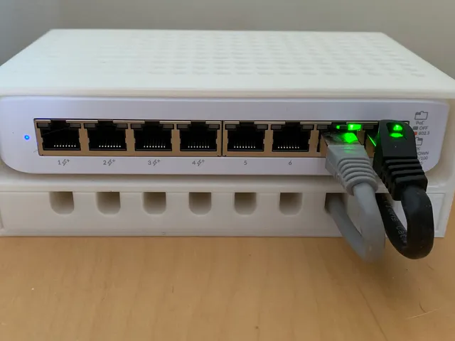 UniFi Switch Lite 8 POE : Desktop Stand