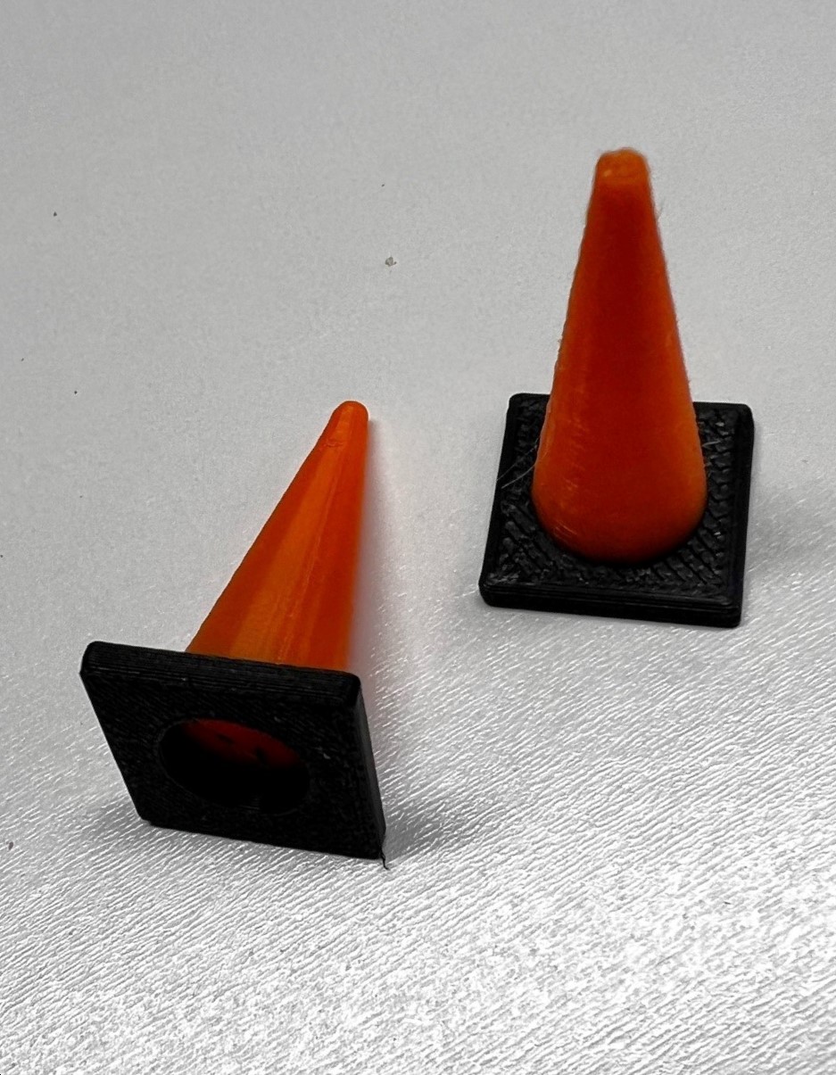 1:24 Scale Traffic Cones (24pc) – For Slot Car Tracks, Dioramas, RC Car Scenery