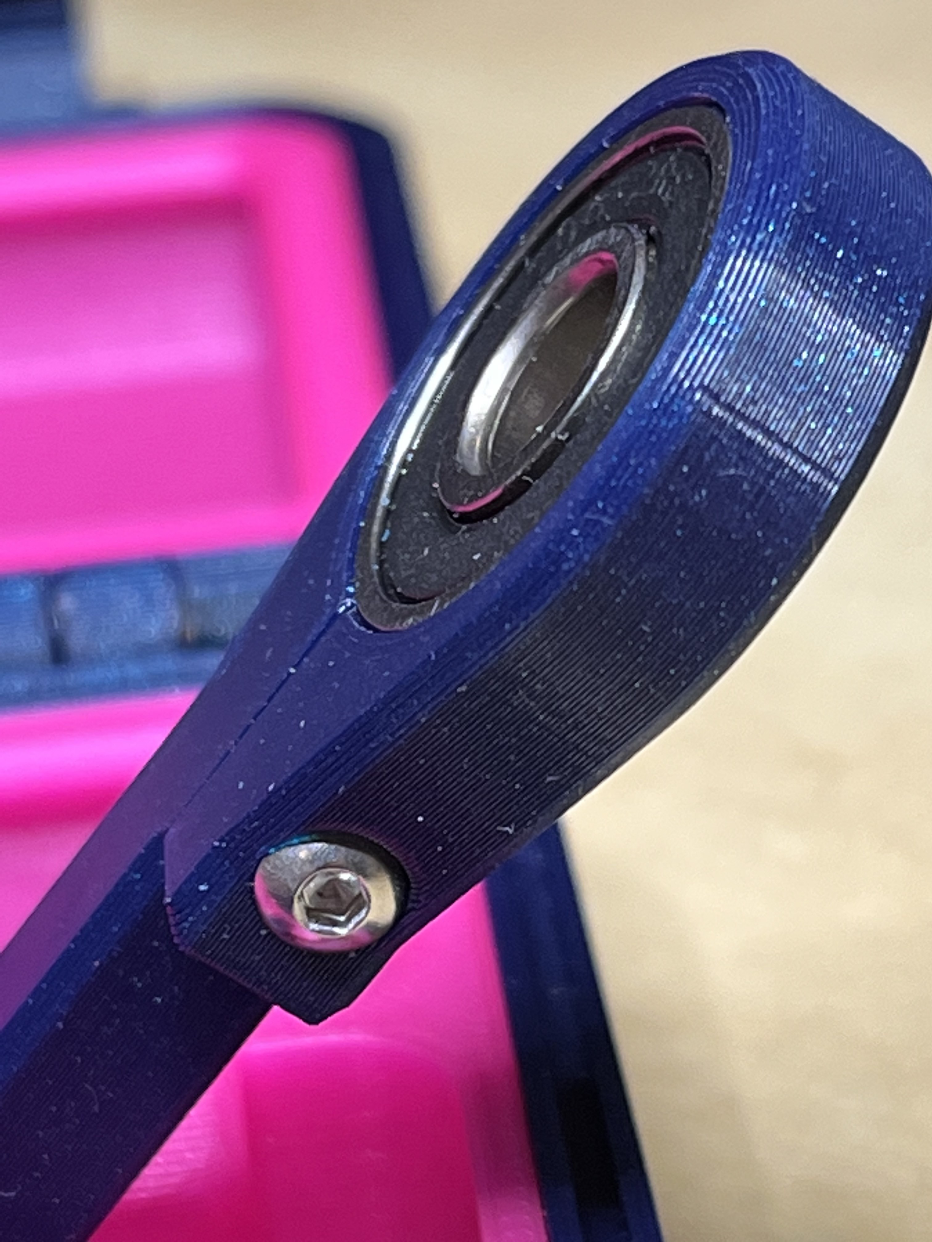 Stand (new strong) with M3 nut and bolt by Vegar Download free STL