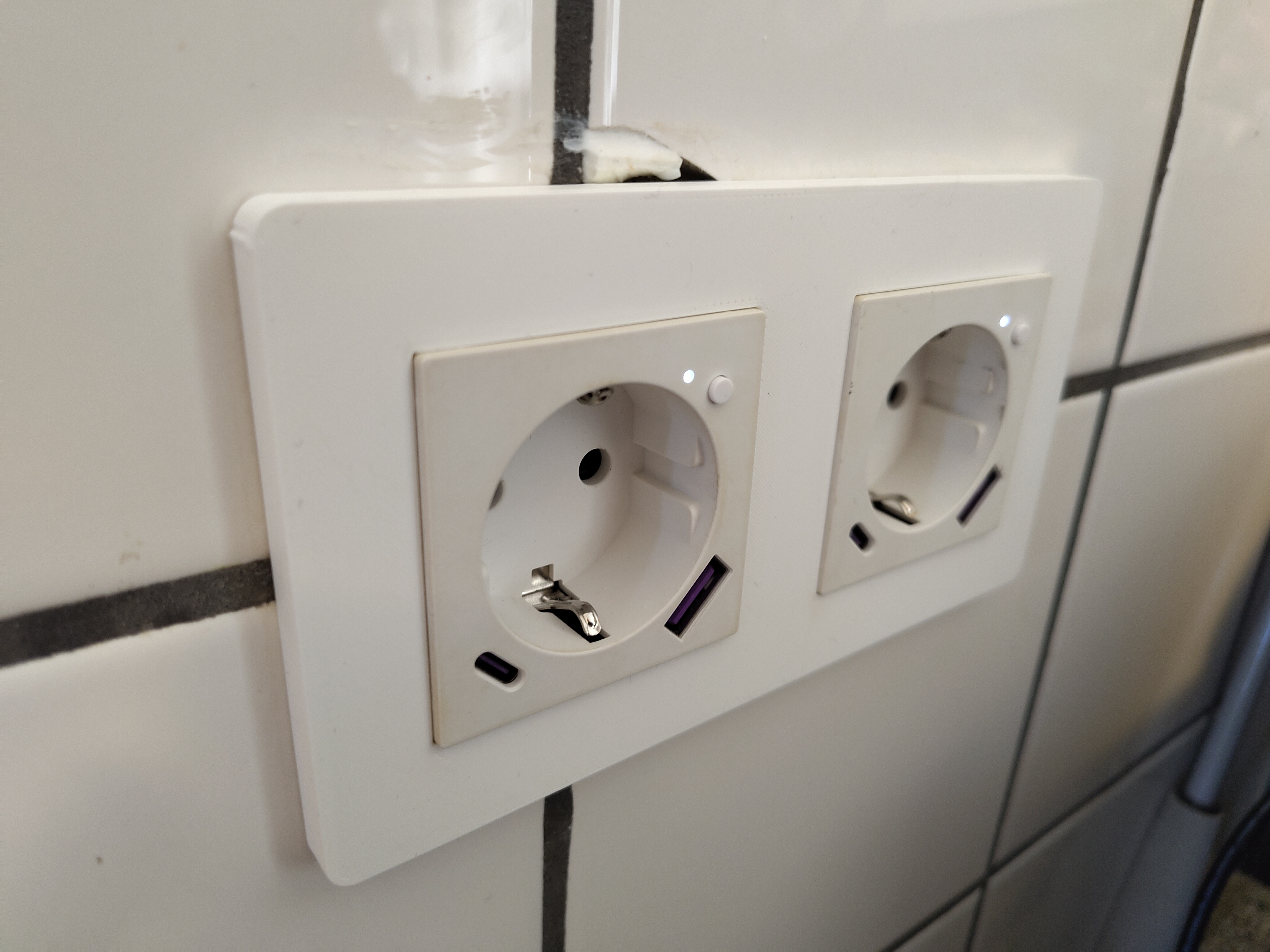 BSEED Zigbee EU outlet wall plate