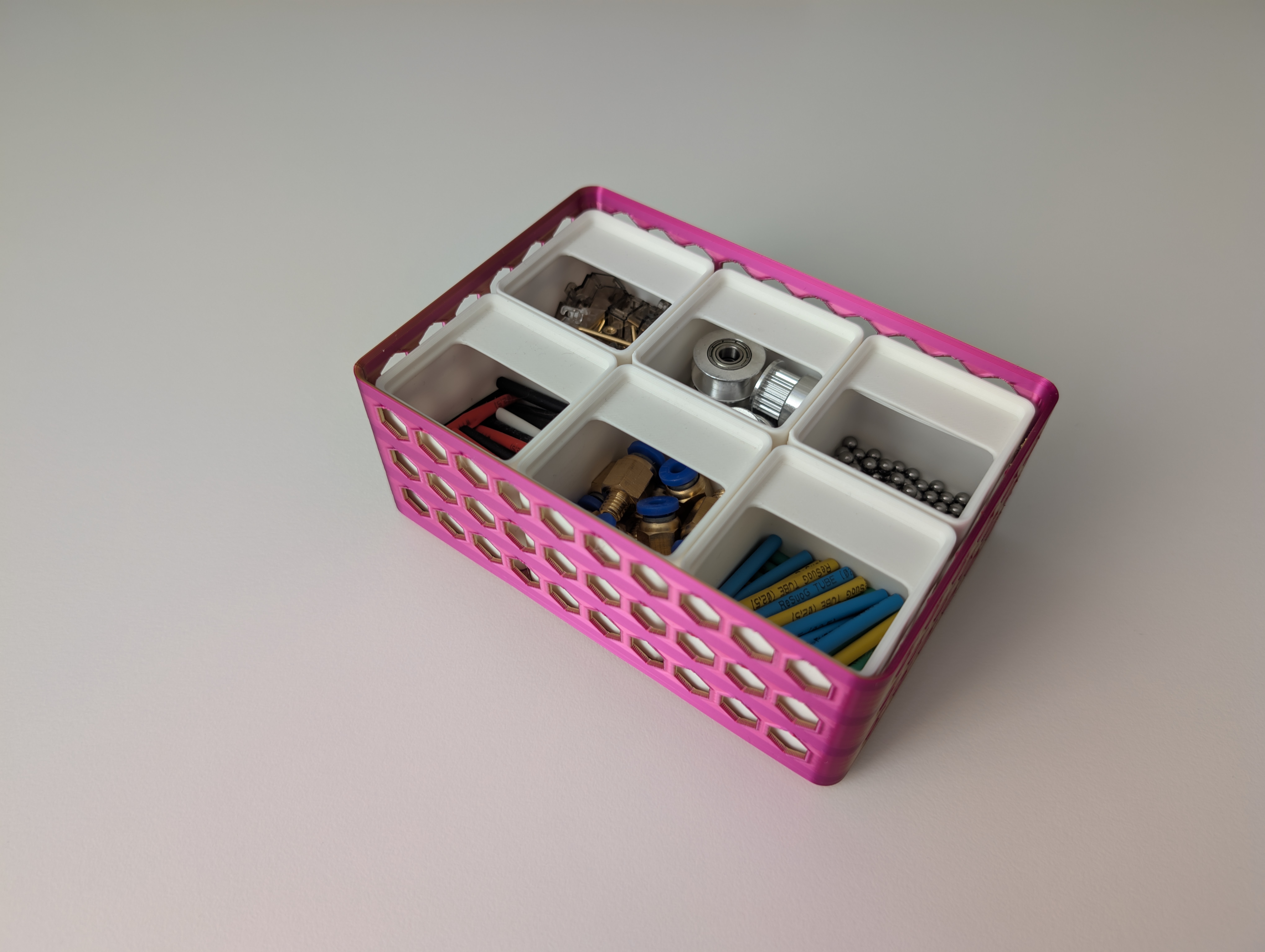 Miniatura 5 do modelo 3D Stackable gridfinity storage basket [PARAMETRIC]