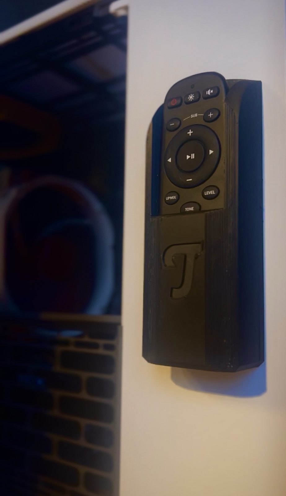 Magnetic Remote Holder for Teufel Concept 5.1 Surround System